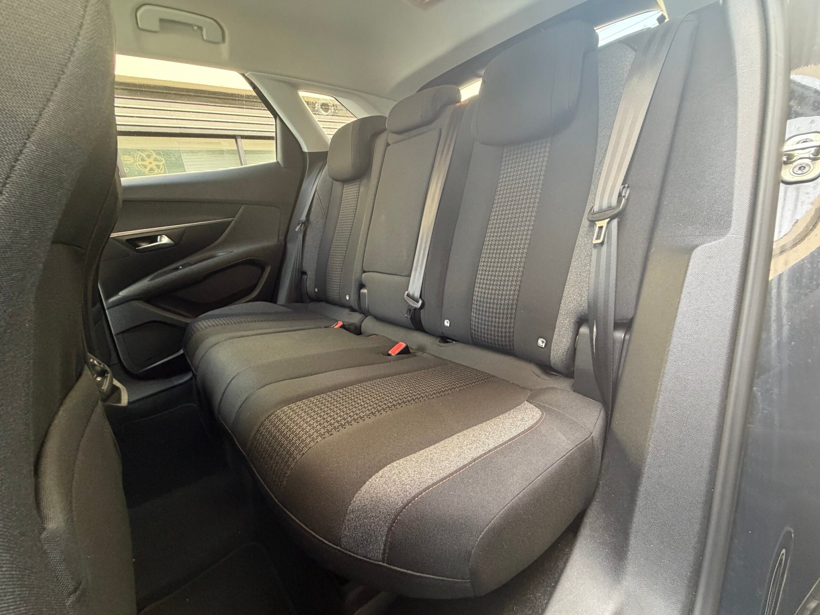 PEUGEOT 3008 1.2 PureTech 130Ch “Active Business”