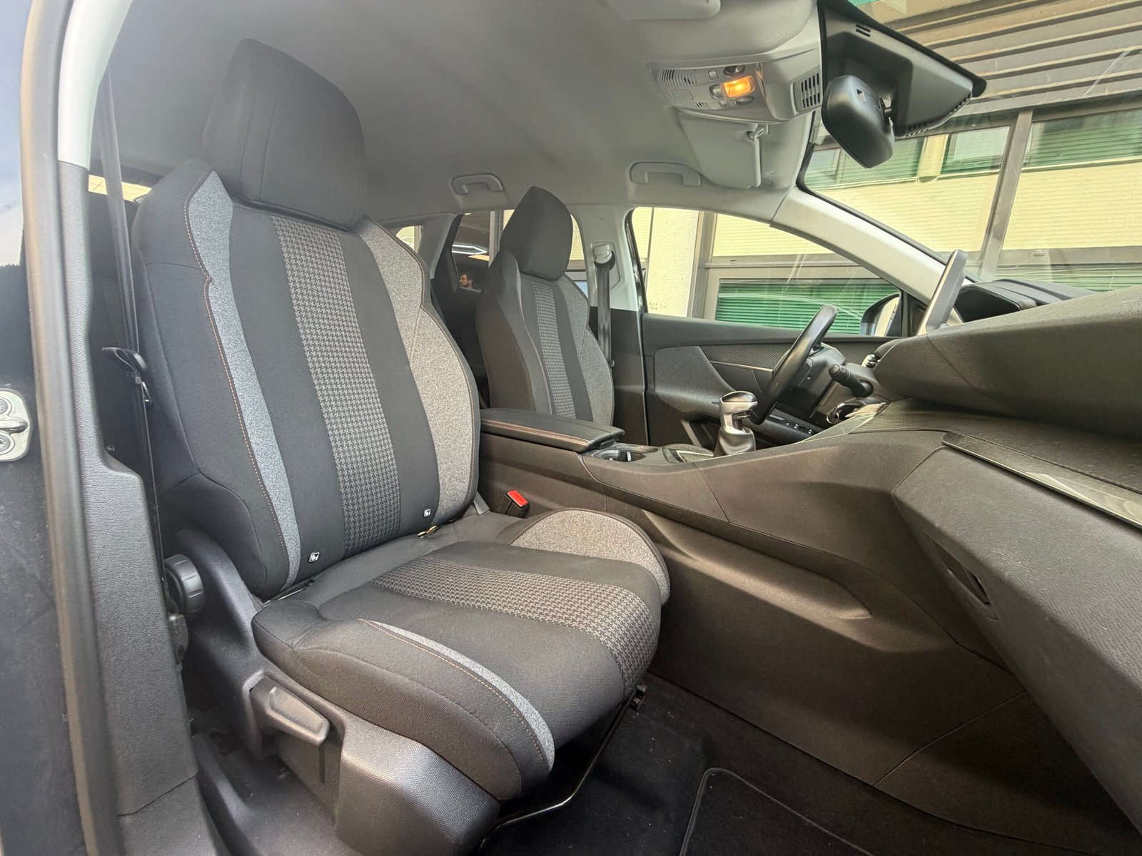 PEUGEOT 3008 1.2 PureTech 130Ch “Active Business”