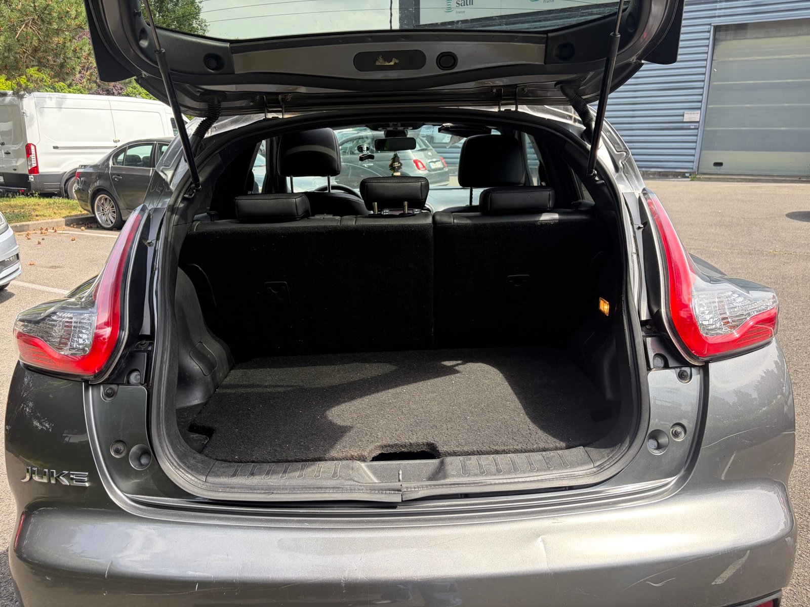 NISSAN Juke Phase 3 1.6 i 16V 2WD CVT 117 cv Boîte auto Tekna