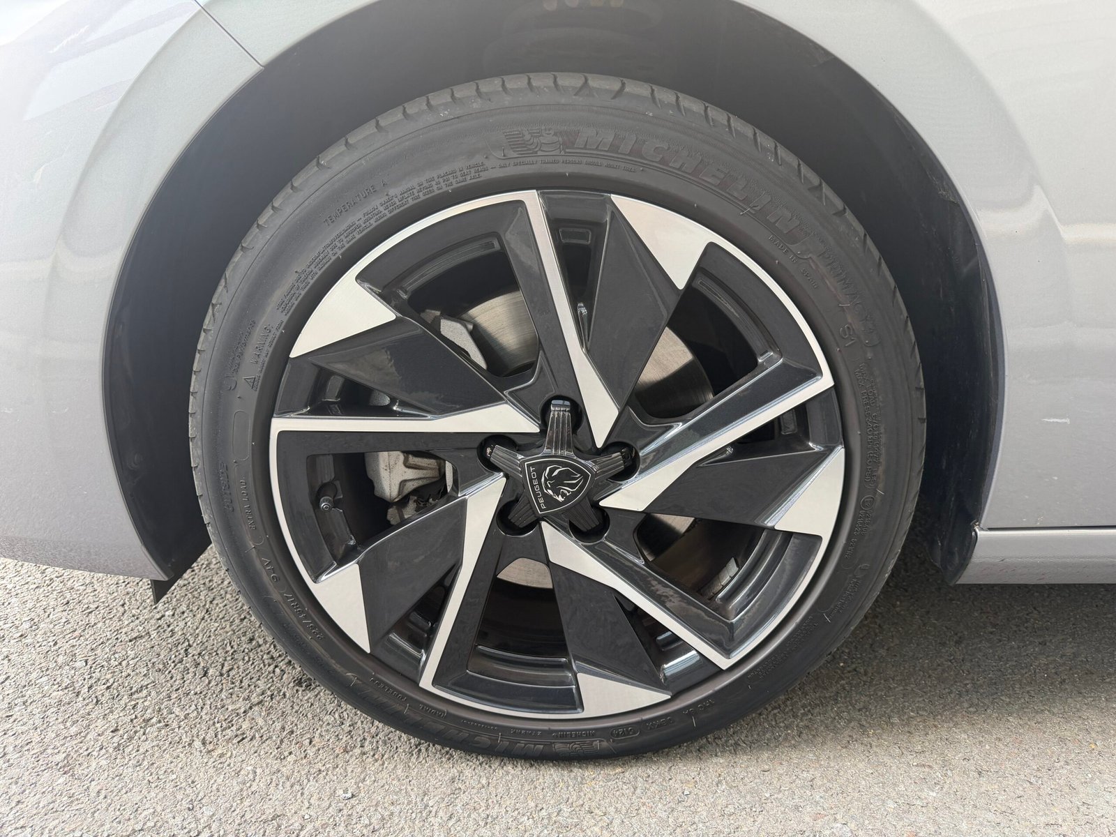 Peugeot 308 1.2 Hybrid Boîte auto 136Ch “Allure”