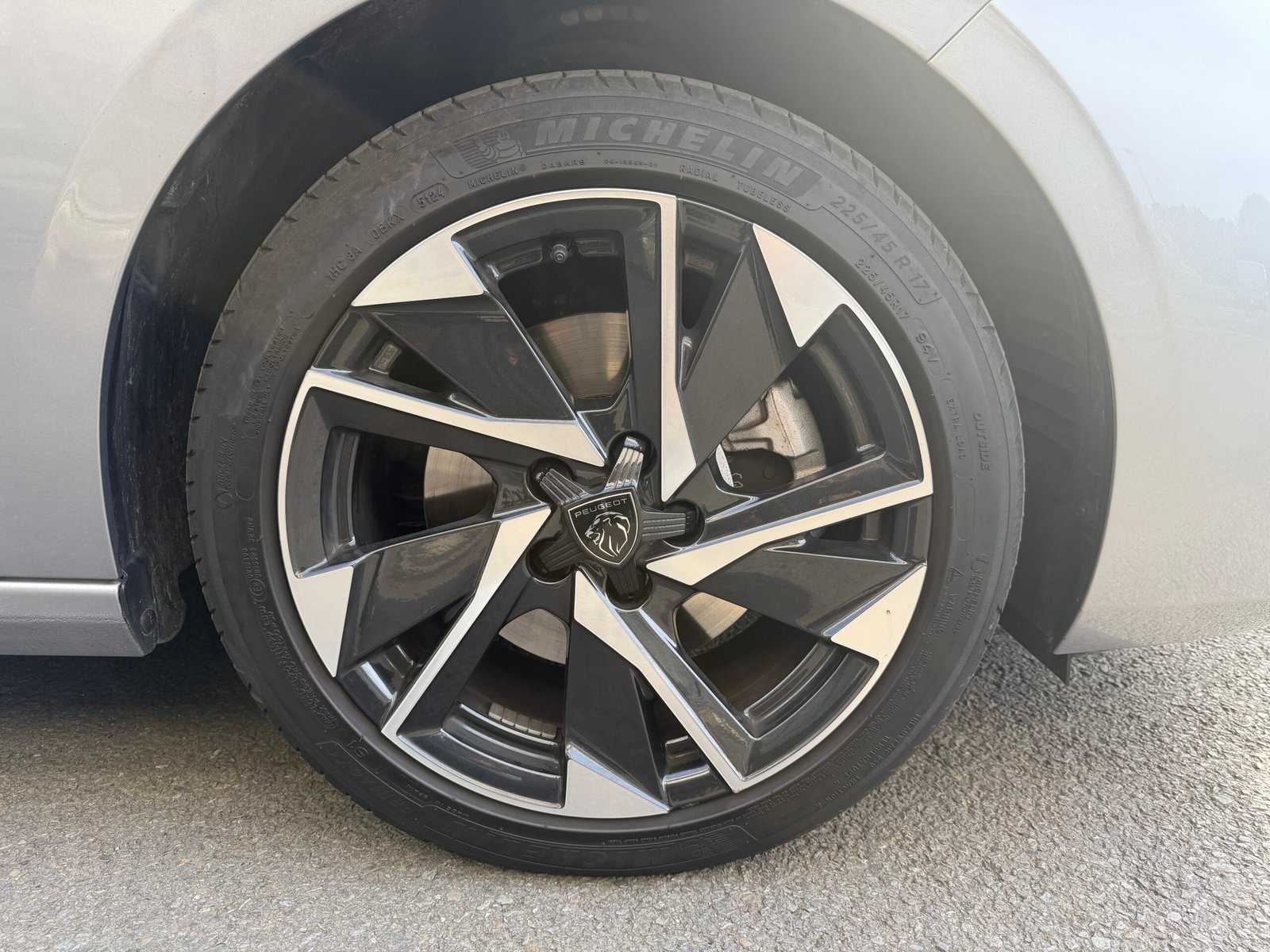Peugeot 308 1.2 Hybrid Boîte auto 136Ch “Allure”