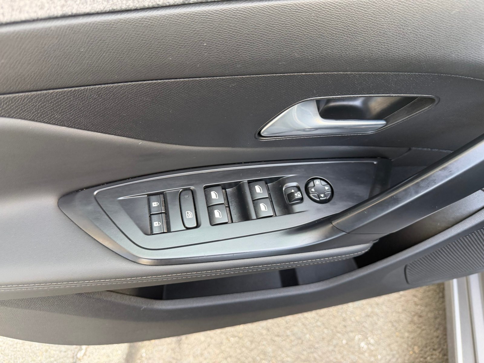 Peugeot 308 1.2 Hybrid Boîte auto 136Ch “Allure”