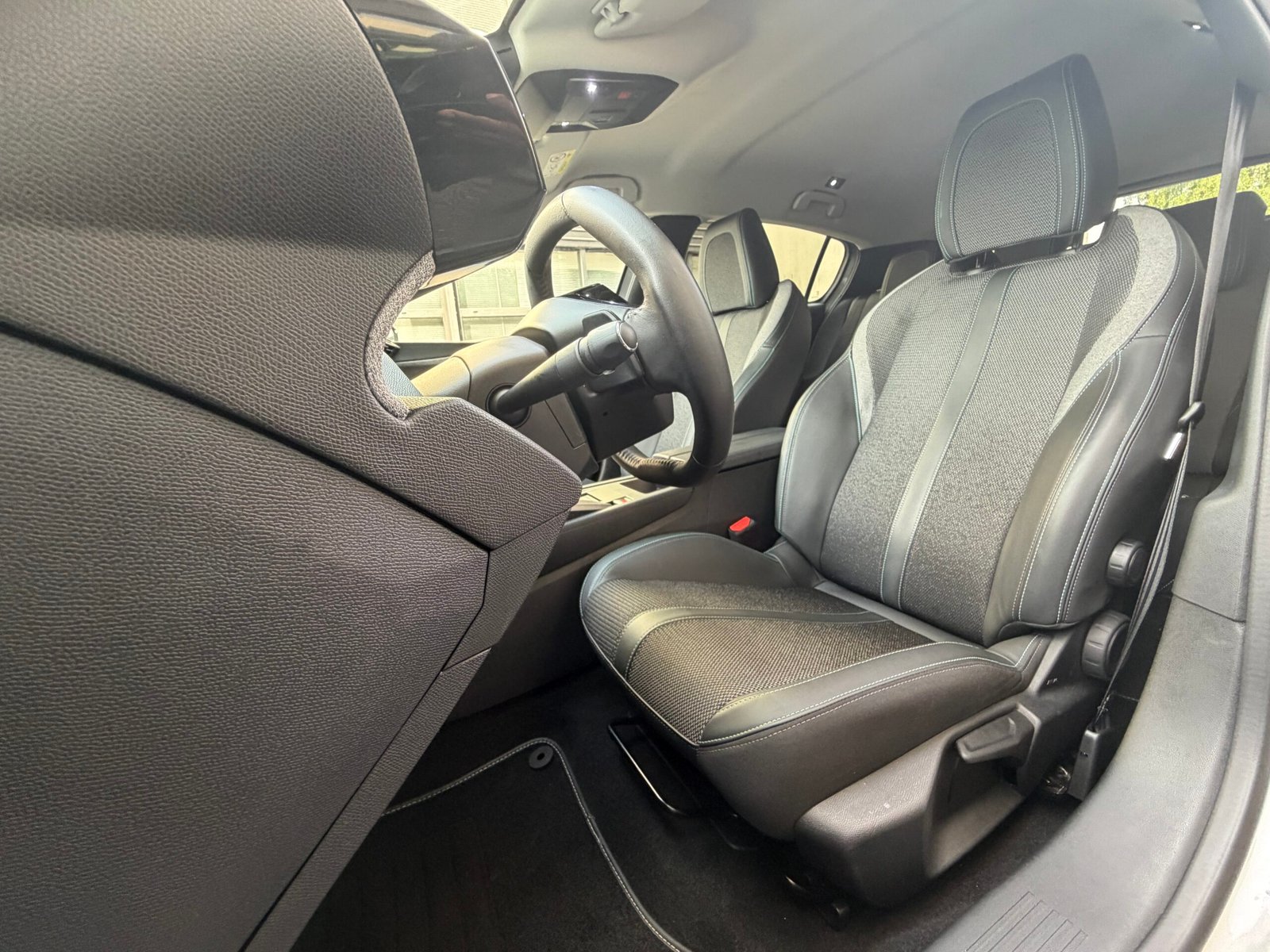 Peugeot 308 1.2 Hybrid Boîte auto 136Ch “Allure”