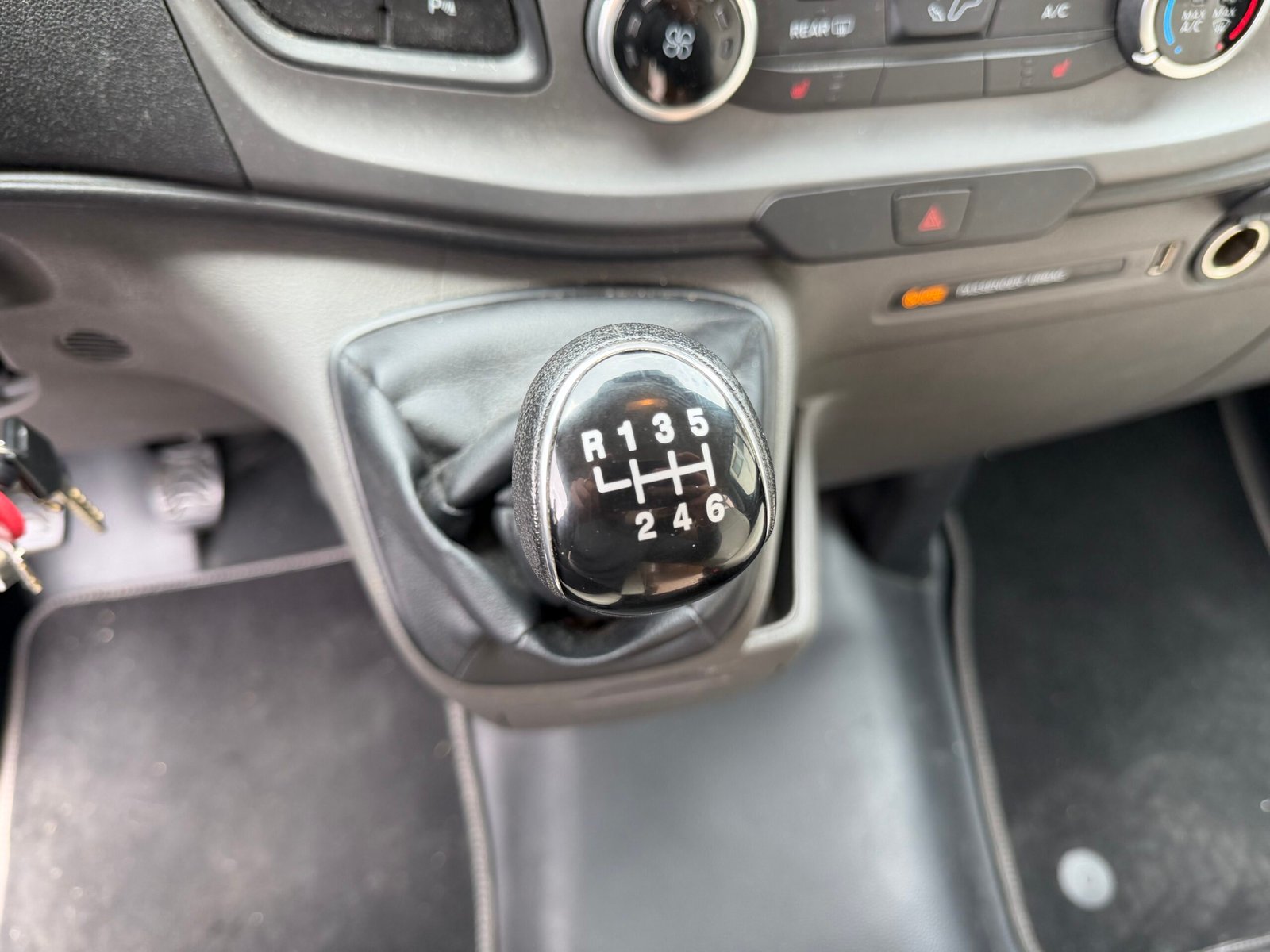 Ford transit custom campenere 2.0 tdci 130