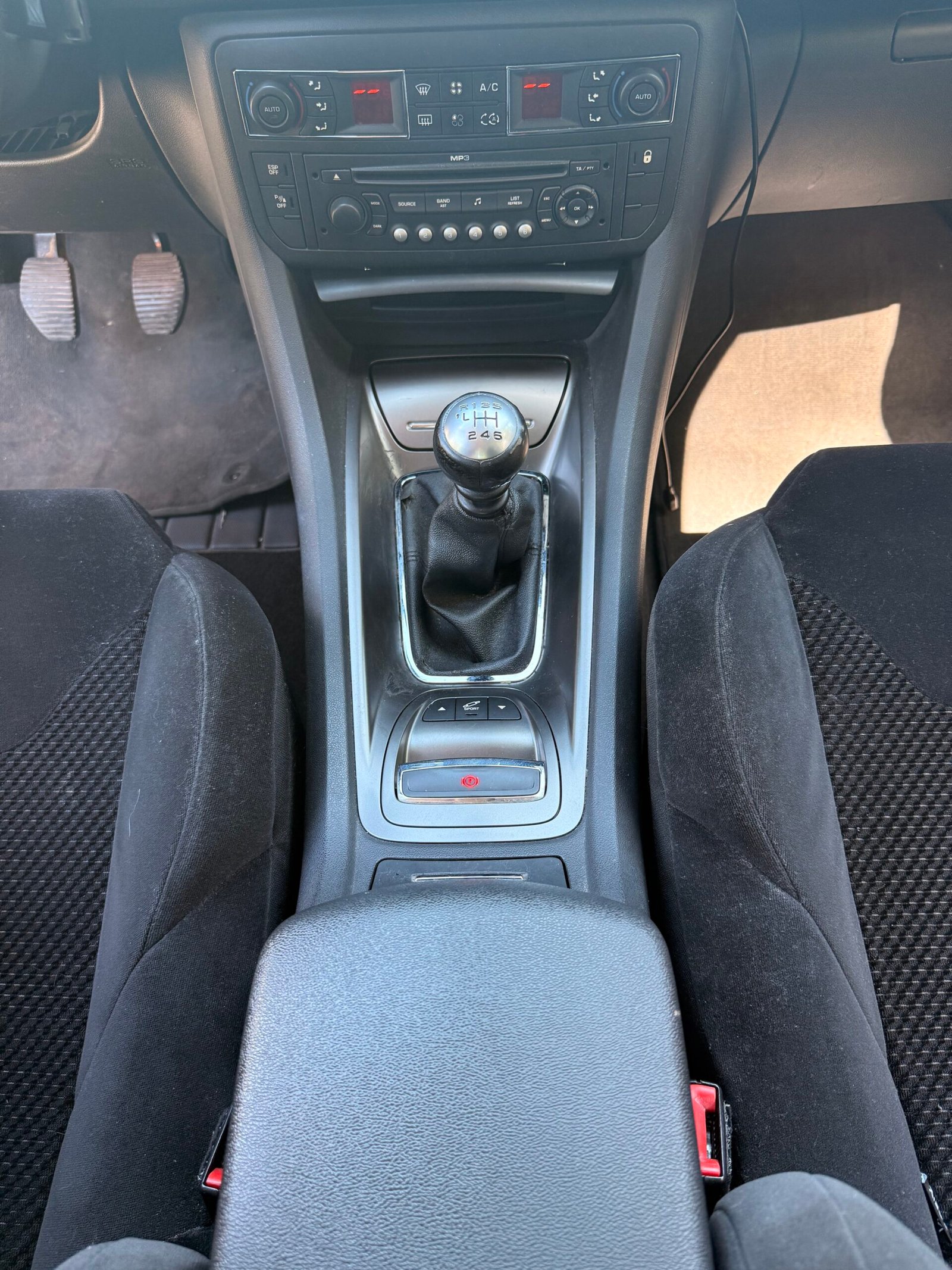 CITROËN C5 (X7) Berline 2.0 HDi FAP 140 cv / Confort