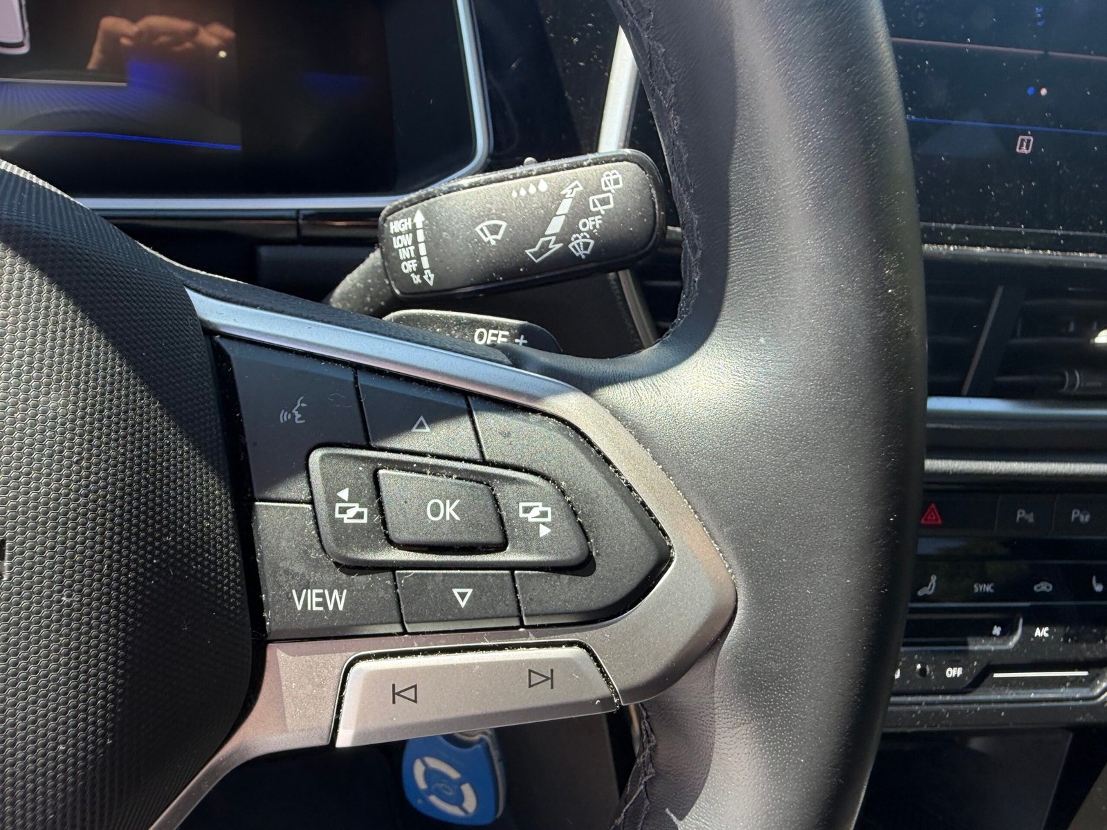 VOLKSWAGEN T-ROC 2.0 TDI 150ch R-LINE Phase 2