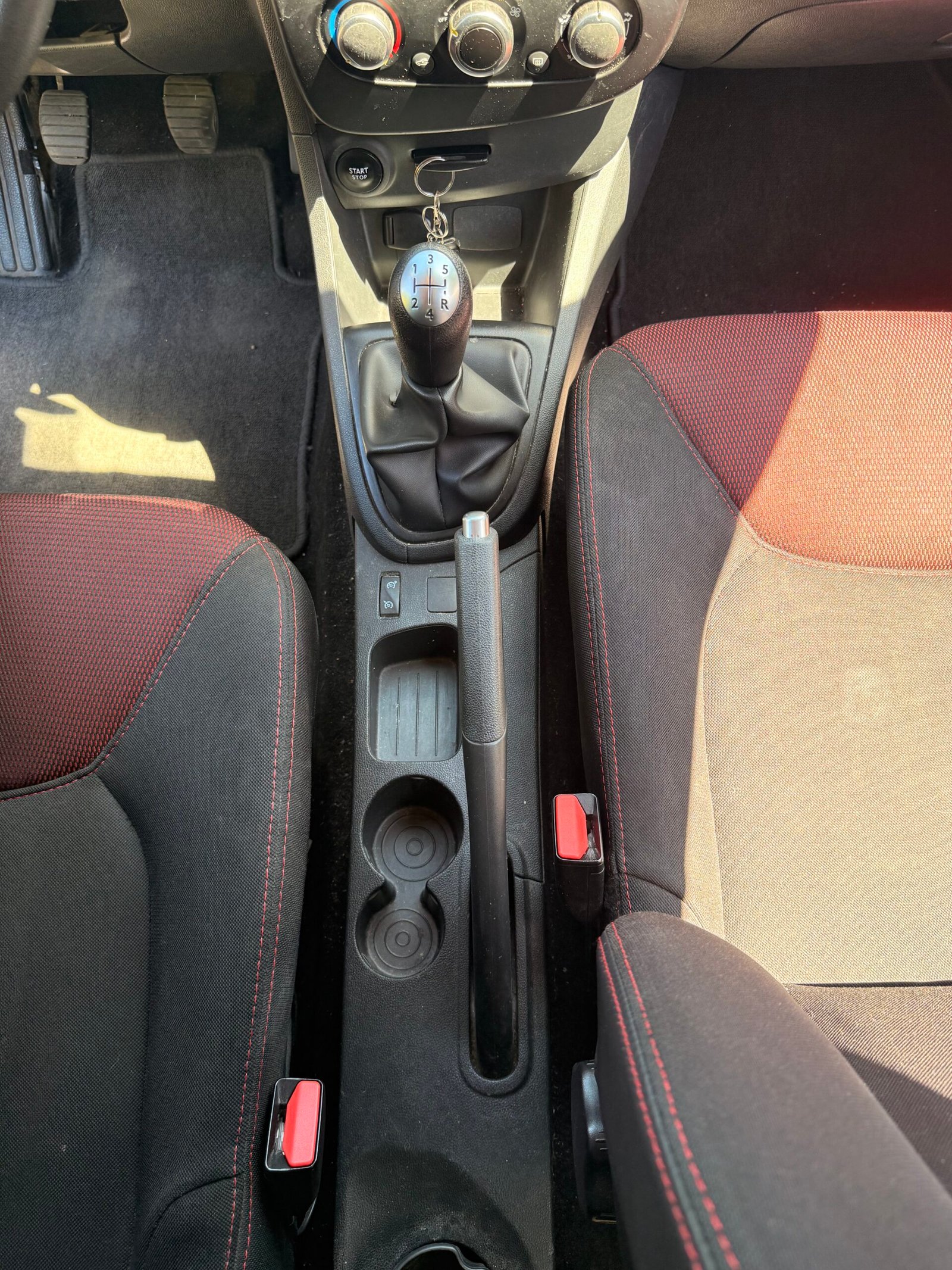 RENAULT Clio IV 5 Portes 1.2 16V 73 cv / Life