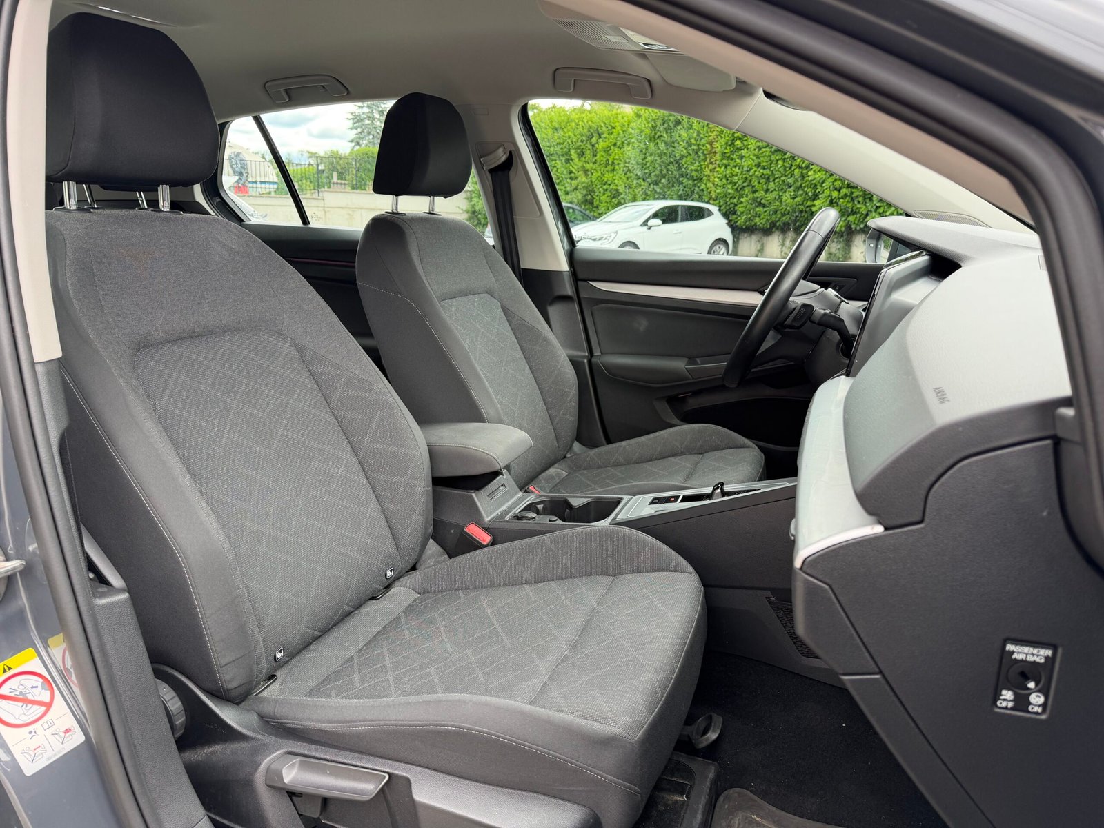 VOLKSWAGEN Golf 8 Life business 1.5 eTSi 16V BMT DSG7 150 cv Boîte auto
