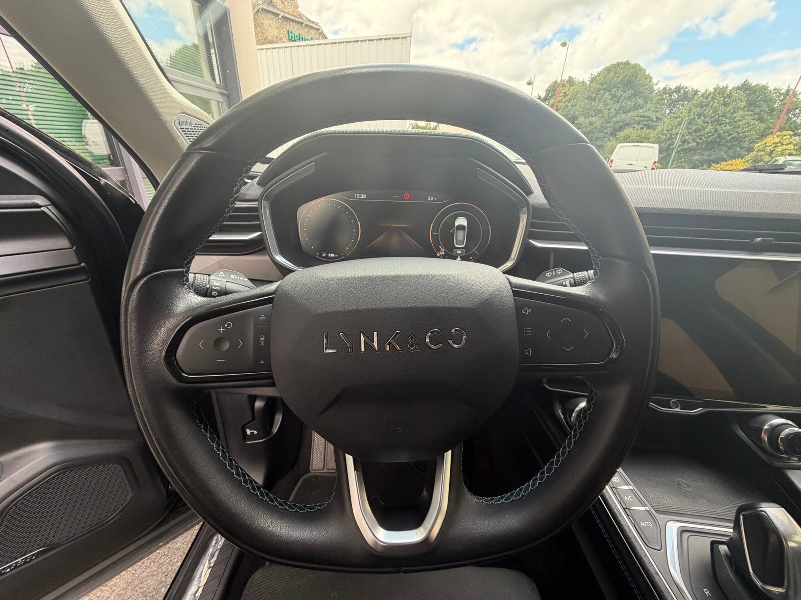 LYNK & CO 01 “PHEV”