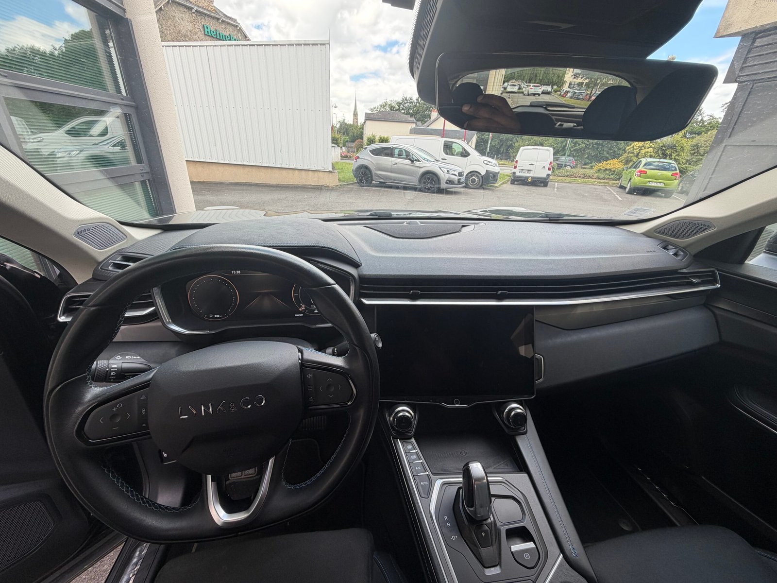 LYNK & CO 01 “PHEV”