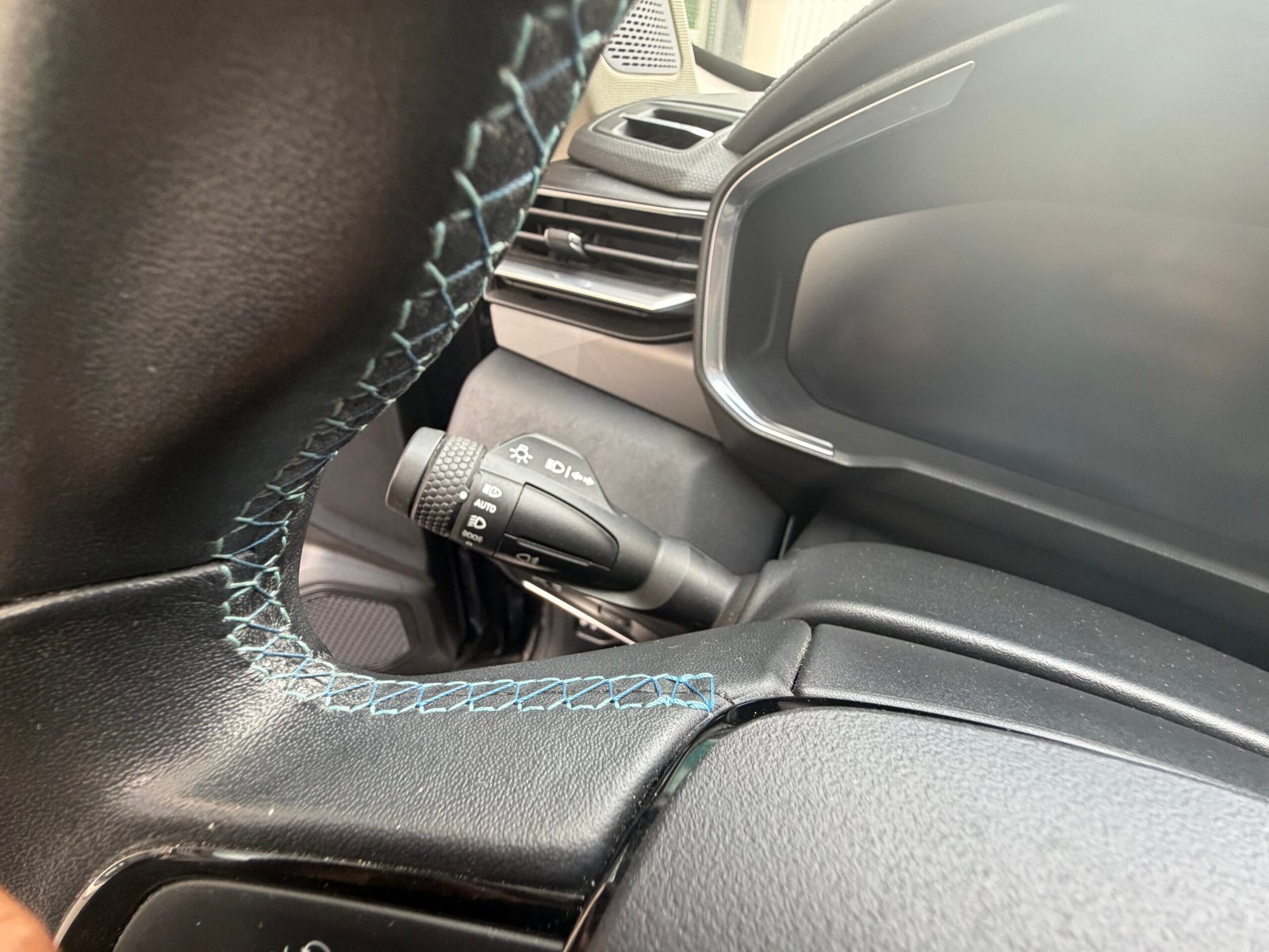 LYNK & CO 01 “PHEV”