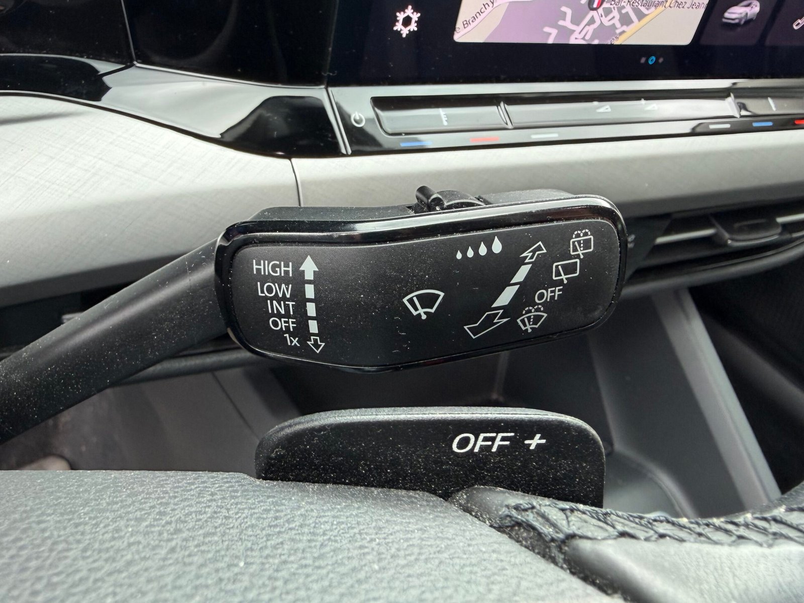 VOLKSWAGEN Golf 8 Life business 1.5 eTSi 16V BMT DSG7 150 cv Boîte auto