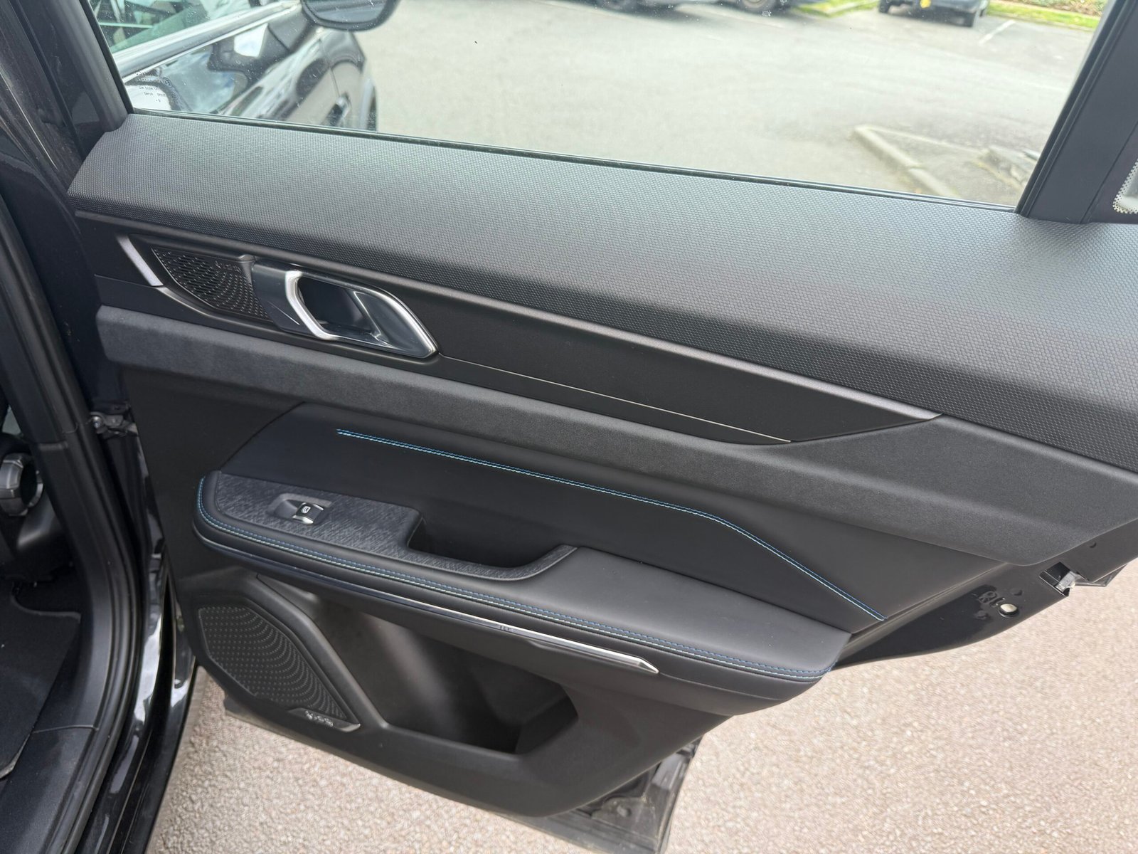 LYNK & CO 01 “PHEV”