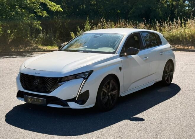 PEUGEOT 308 III GT 1.6 THP 225 Hybrid e-EAT8 180 cv Boîte auto