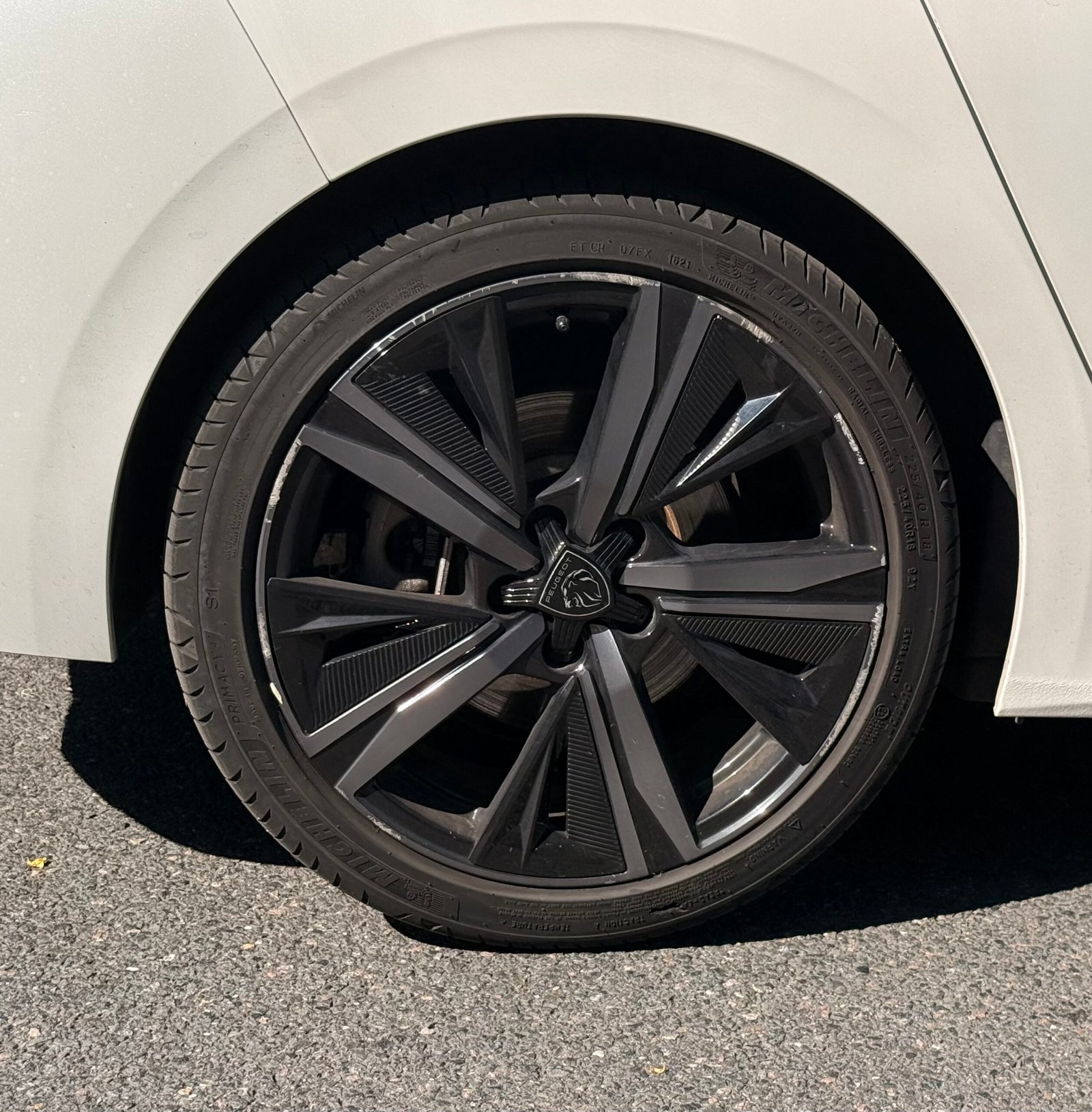 PEUGEOT 308 III GT 1.6 THP 225 Hybrid e-EAT8 180 cv Boîte auto