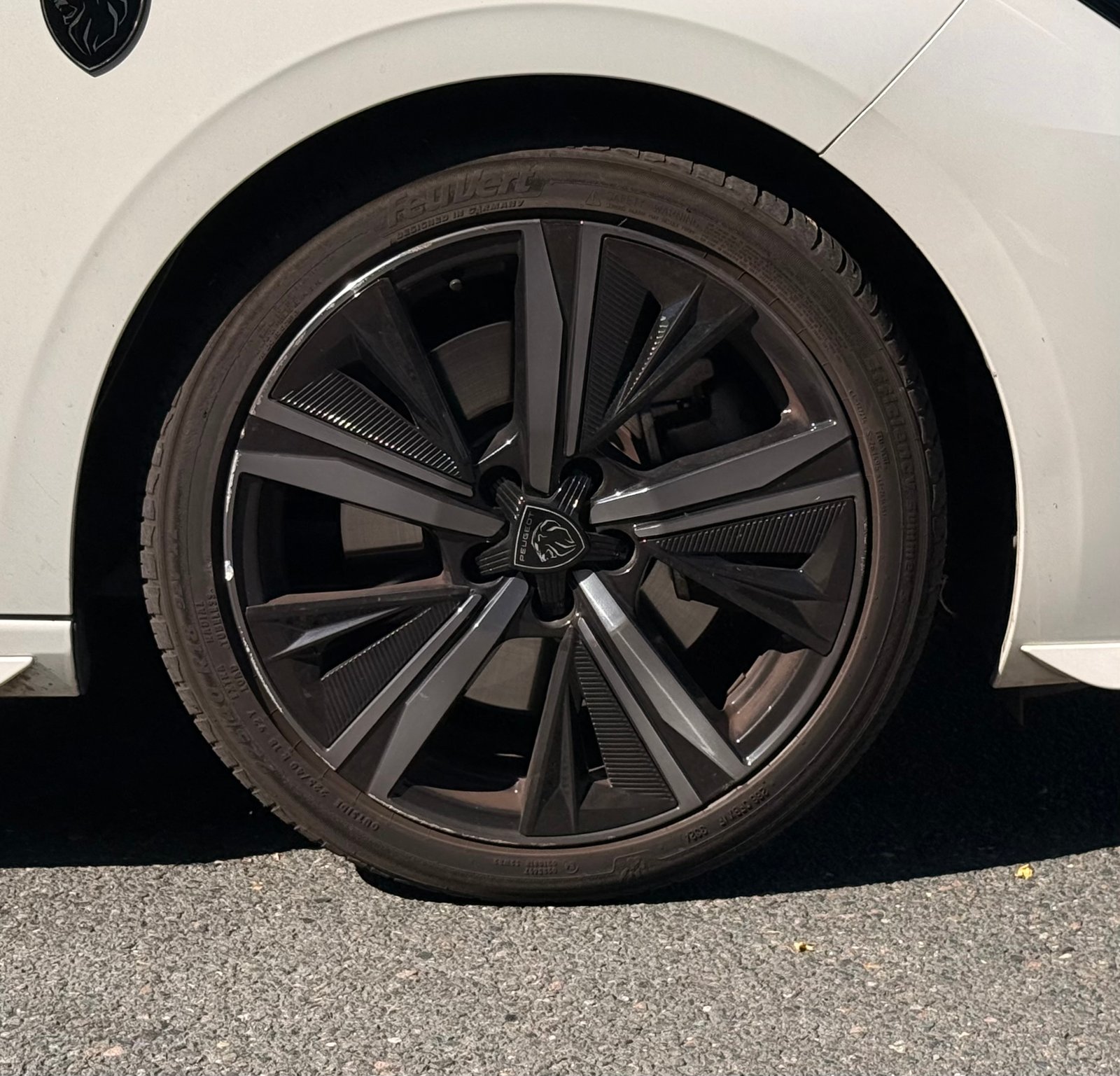 PEUGEOT 308 III GT 1.6 THP 225 Hybrid e-EAT8 180 cv Boîte auto
