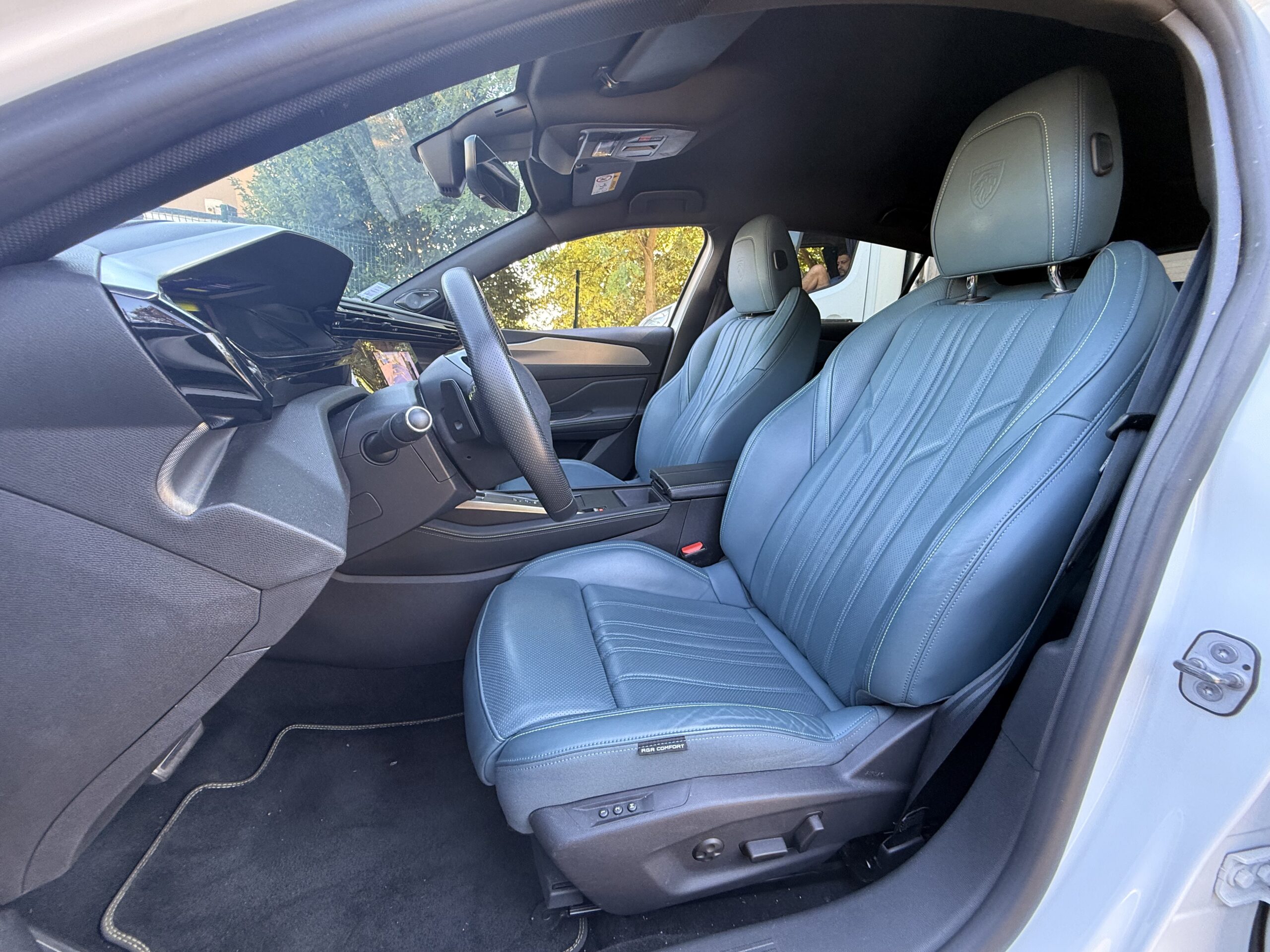 PEUGEOT 308 III GT 1.6 THP 225 Hybrid e-EAT8 180 cv Boîte auto