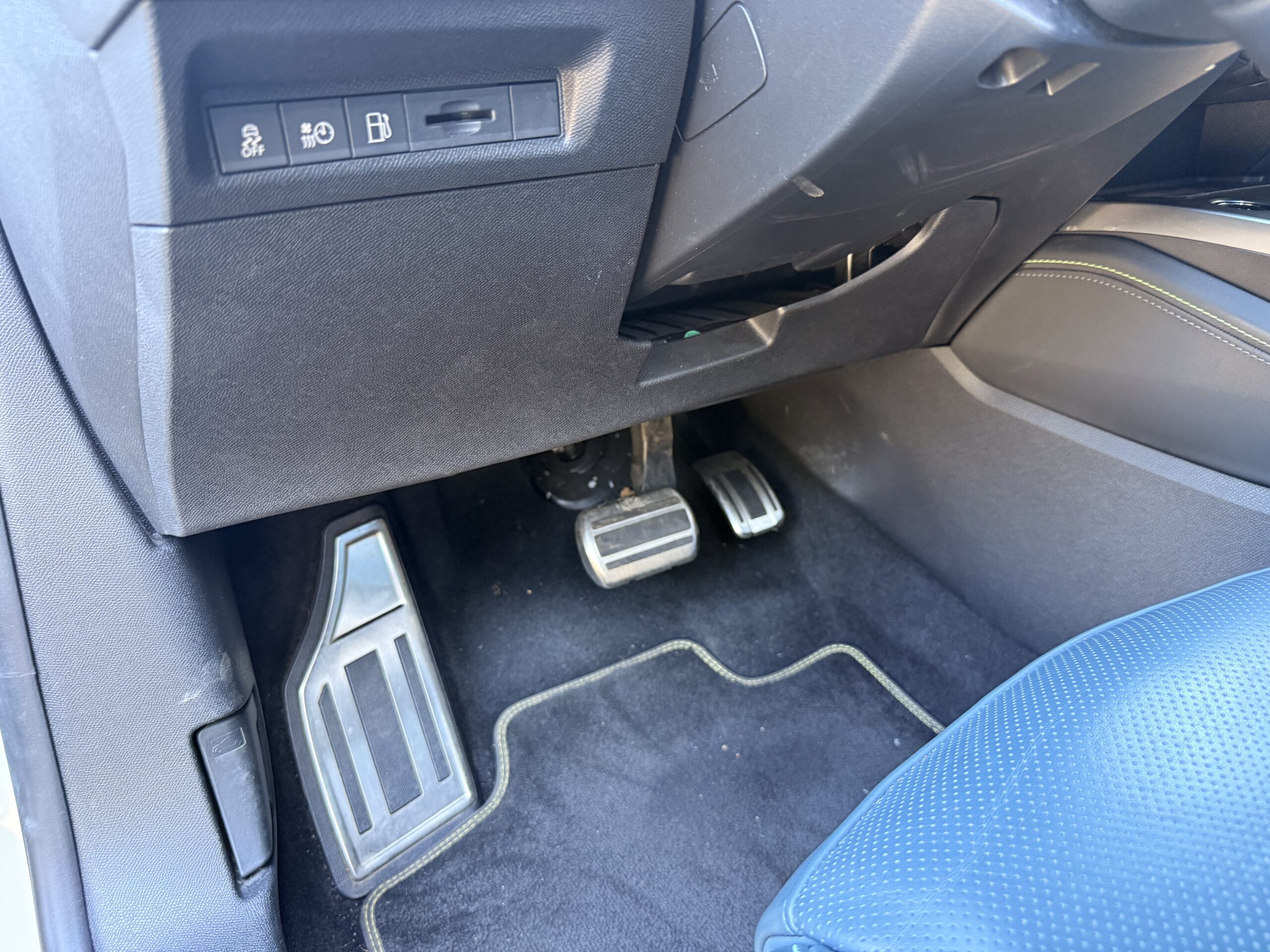 PEUGEOT 308 III GT 1.6 THP 225 Hybrid e-EAT8 180 cv Boîte auto