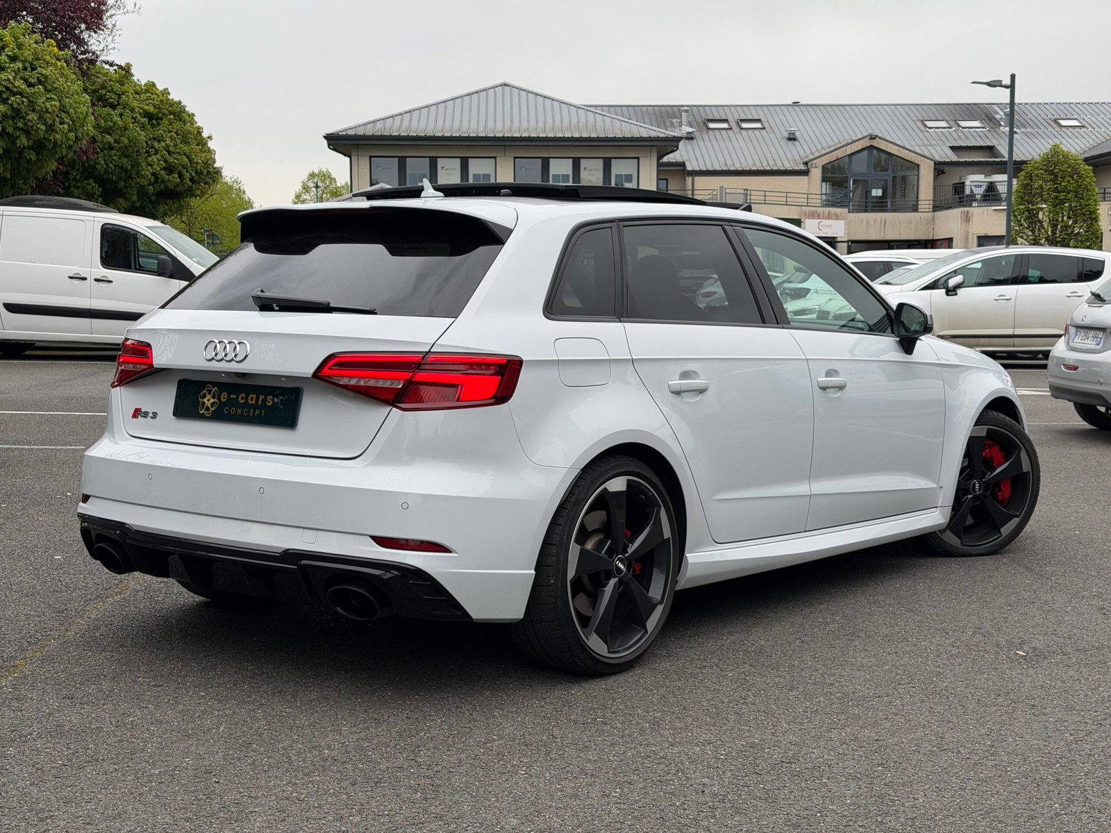 AUDI RS3 DAZA Phase 2 Sportback 2.5 TFSi 20V GPF Quattro S-Tronic 400 cv Boîte auto / Suivi Audi / Origine France / Bang & Olufsen / Virtual Cockpit / Toit ouvrant / Sièges RS