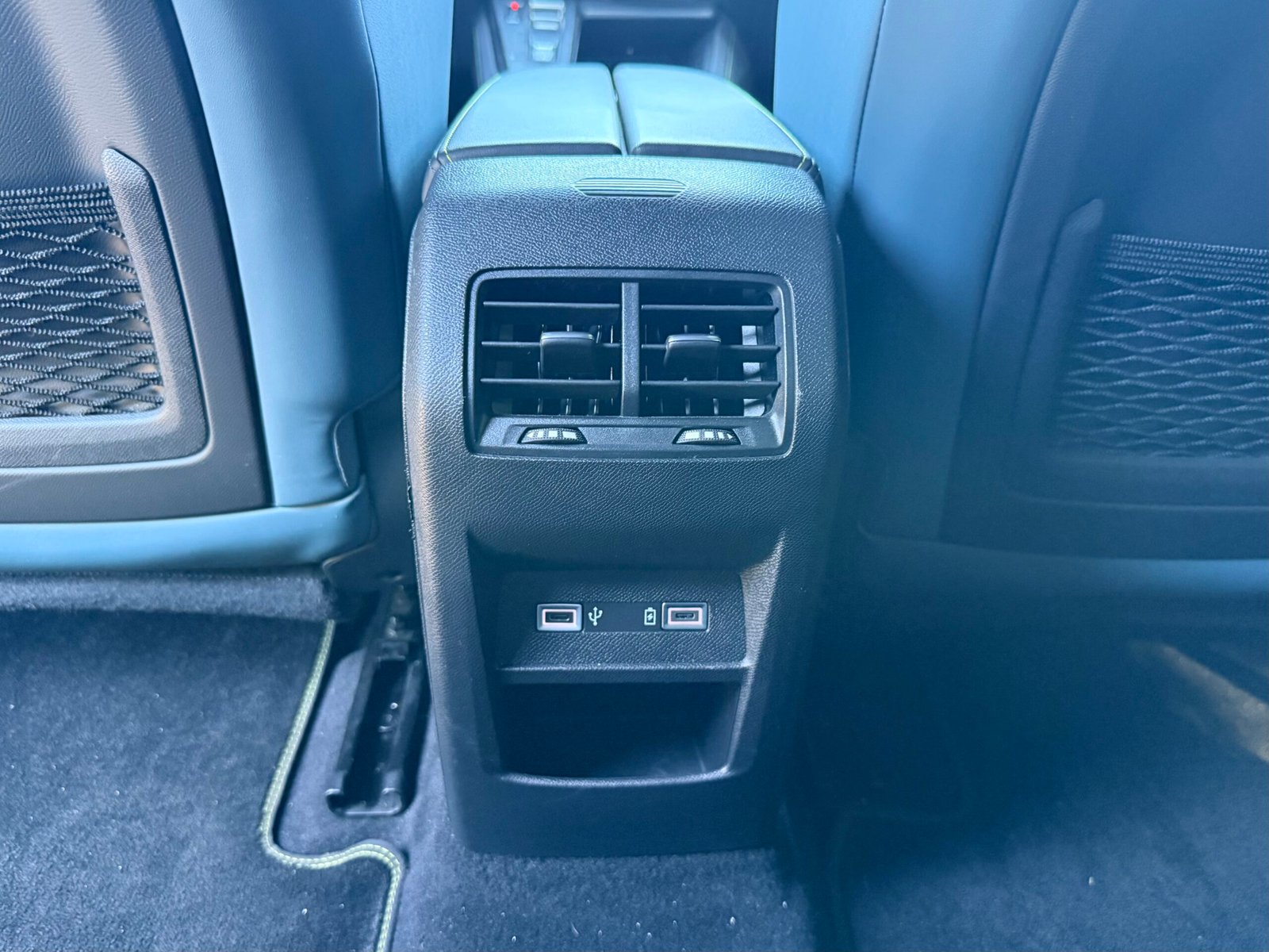 PEUGEOT 308 III GT 1.6 THP 225 Hybrid e-EAT8 180 cv Boîte auto
