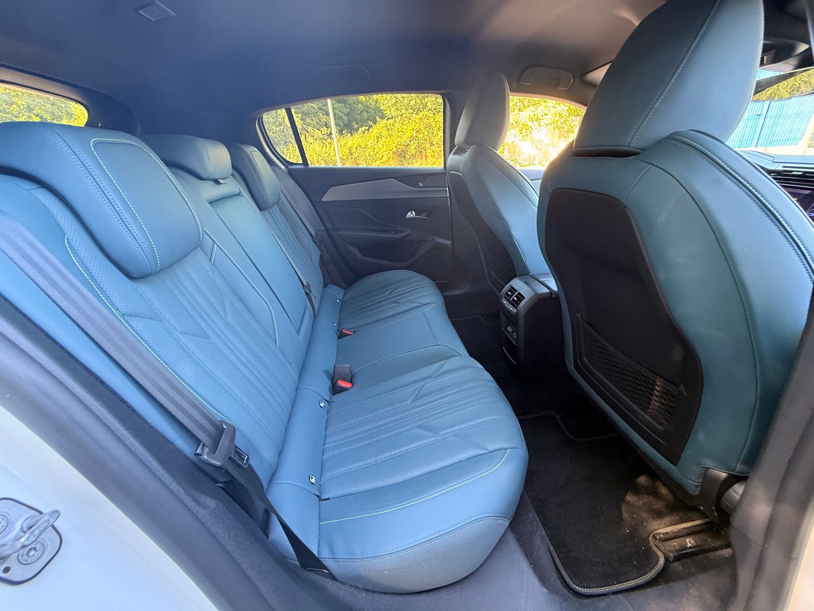 PEUGEOT 308 III GT 1.6 THP 225 Hybrid e-EAT8 180 cv Boîte auto