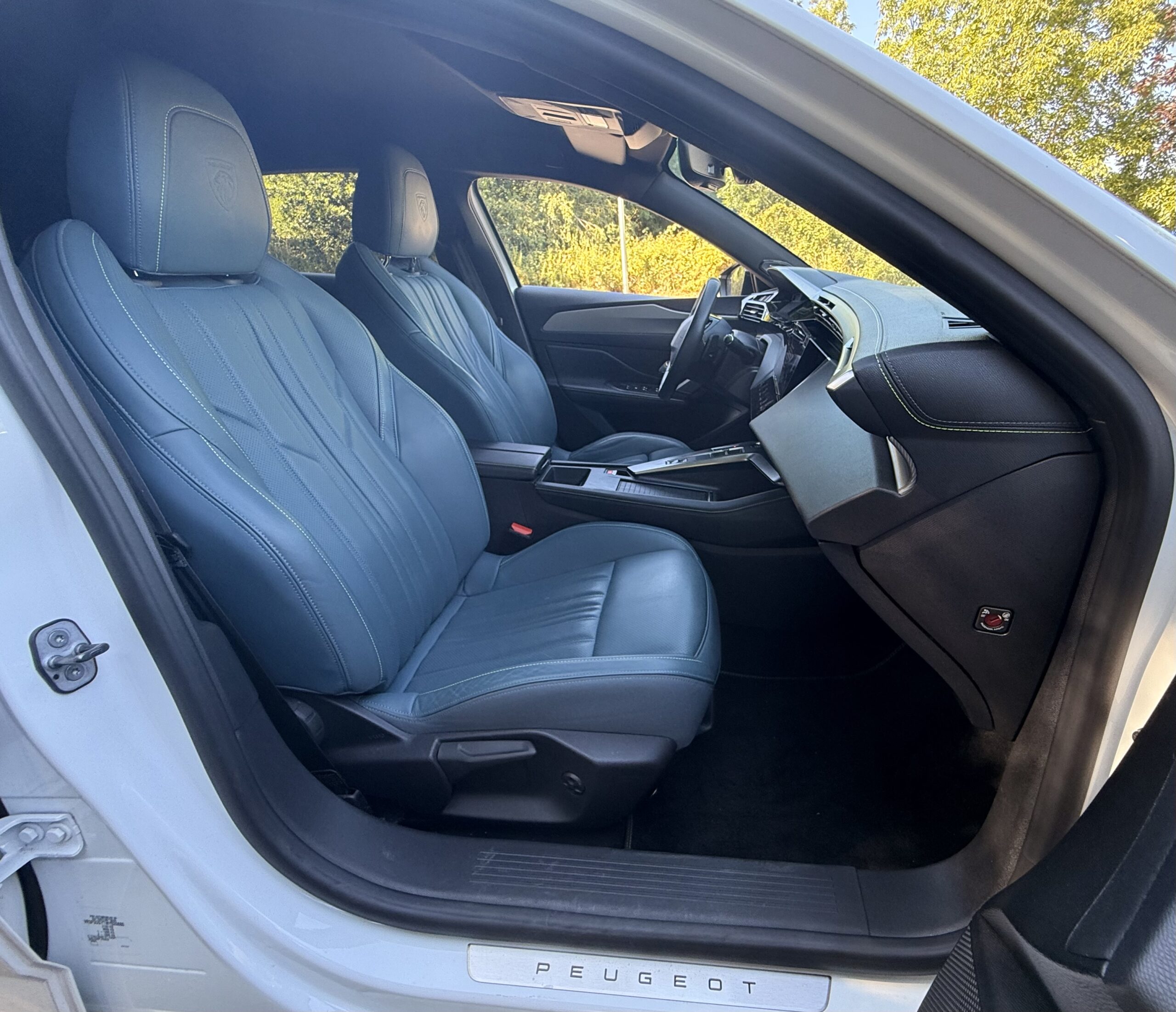 PEUGEOT 308 III GT 1.6 THP 225 Hybrid e-EAT8 180 cv Boîte auto
