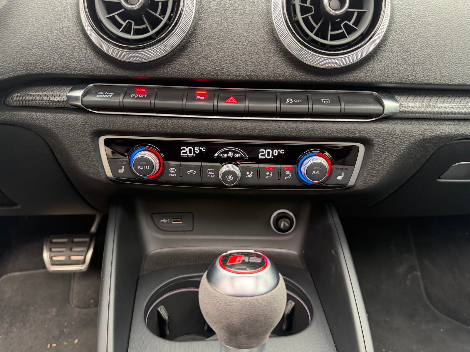AUDI RS3 DAZA Phase 2 Sportback 2.5 TFSi 20V GPF Quattro S-Tronic 400 cv Boîte auto / Suivi Audi / Origine France / Bang & Olufsen / Virtual Cockpit / Toit ouvrant / Sièges RS