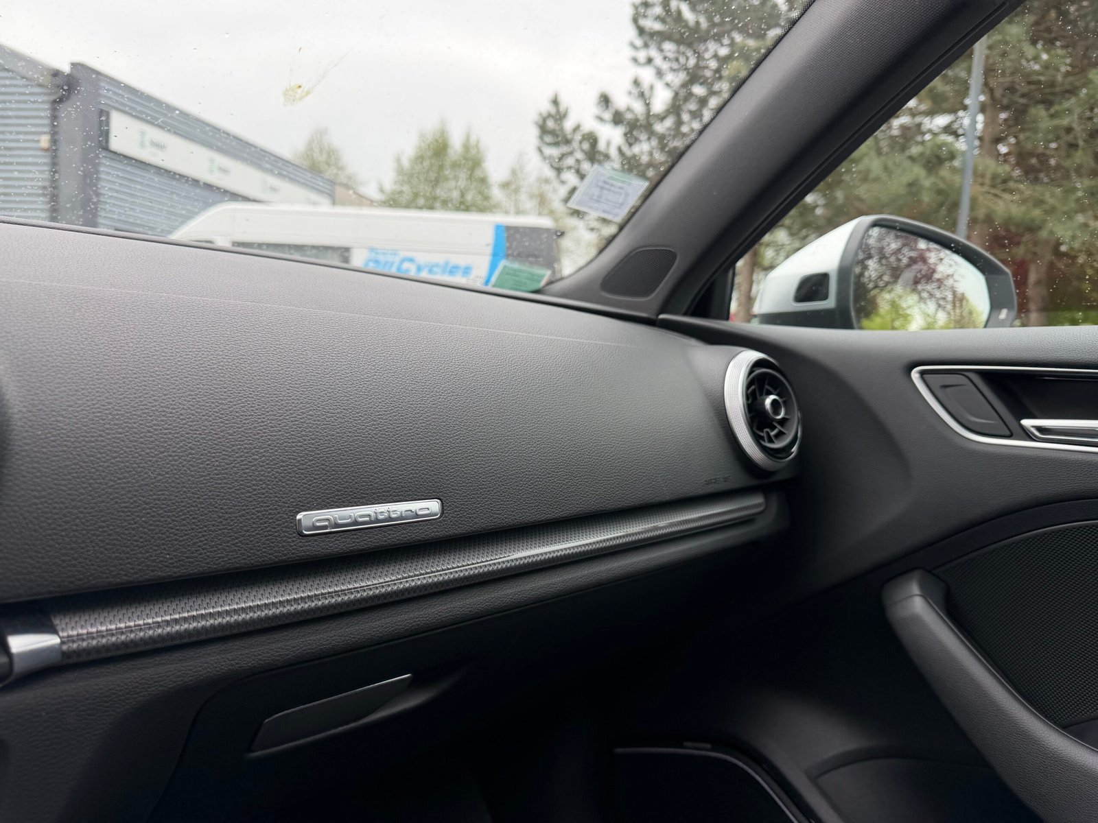 AUDI RS3 DAZA Phase 2 Sportback 2.5 TFSi 20V GPF Quattro S-Tronic 400 cv Boîte auto / Suivi Audi / Origine France / Bang & Olufsen / Virtual Cockpit / Toit ouvrant / Sièges RS