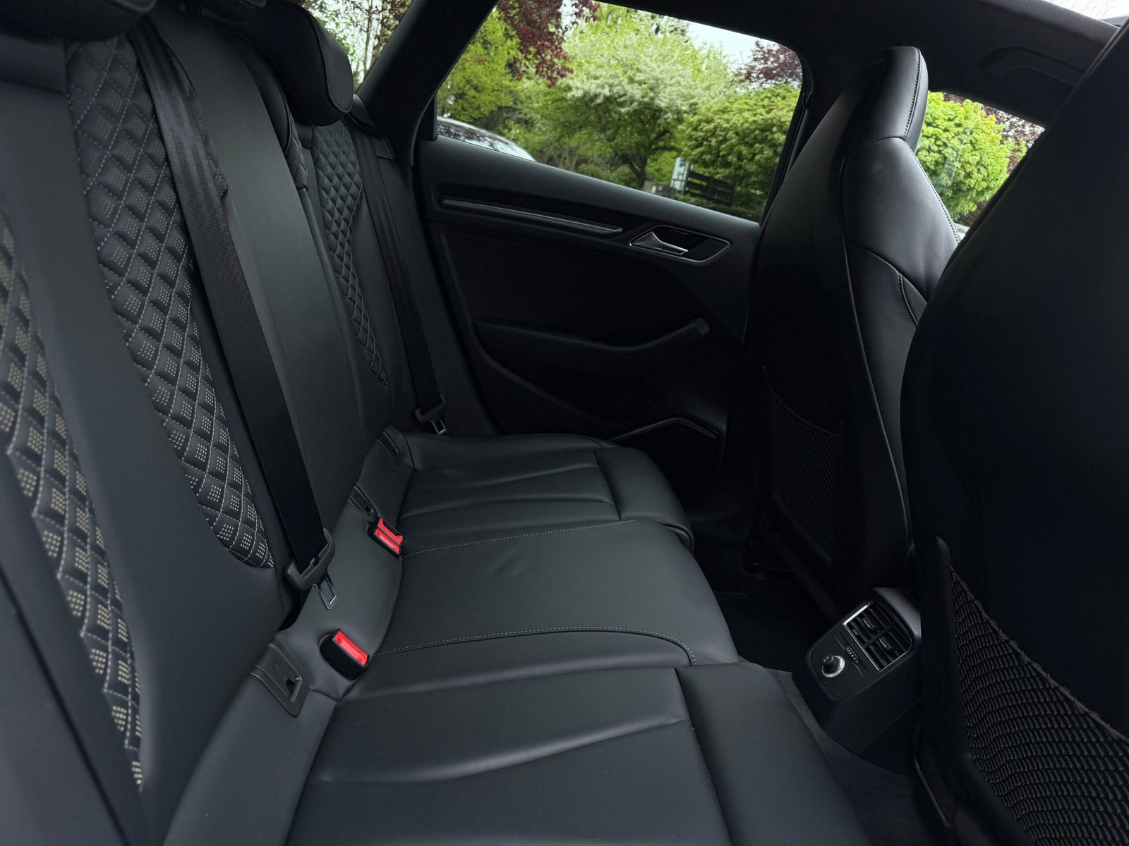 AUDI RS3 DAZA Phase 2 Sportback 2.5 TFSi 20V GPF Quattro S-Tronic 400 cv Boîte auto / Suivi Audi / Origine France / Bang & Olufsen / Virtual Cockpit / Toit ouvrant / Sièges RS