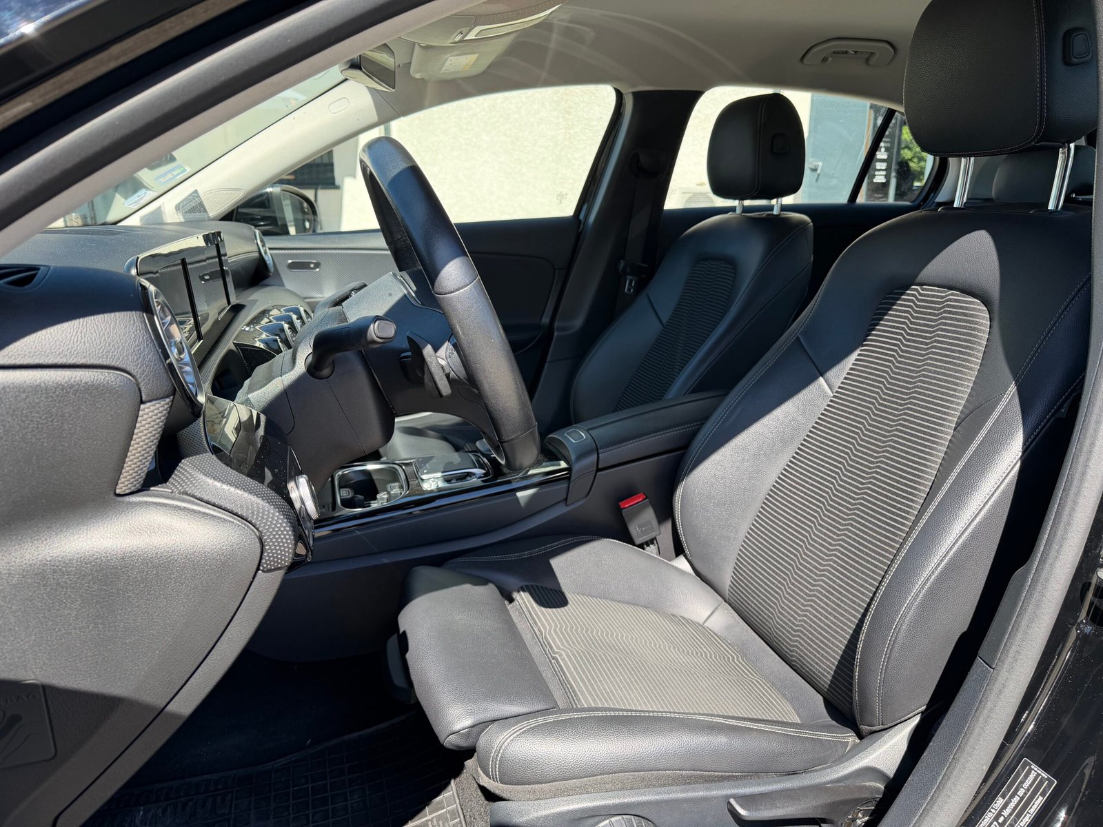 MERCEDES-BENZ Classe A 180 PROGRESSIVE LINE 1.3 7G-DCT 136 cv Boîte auto