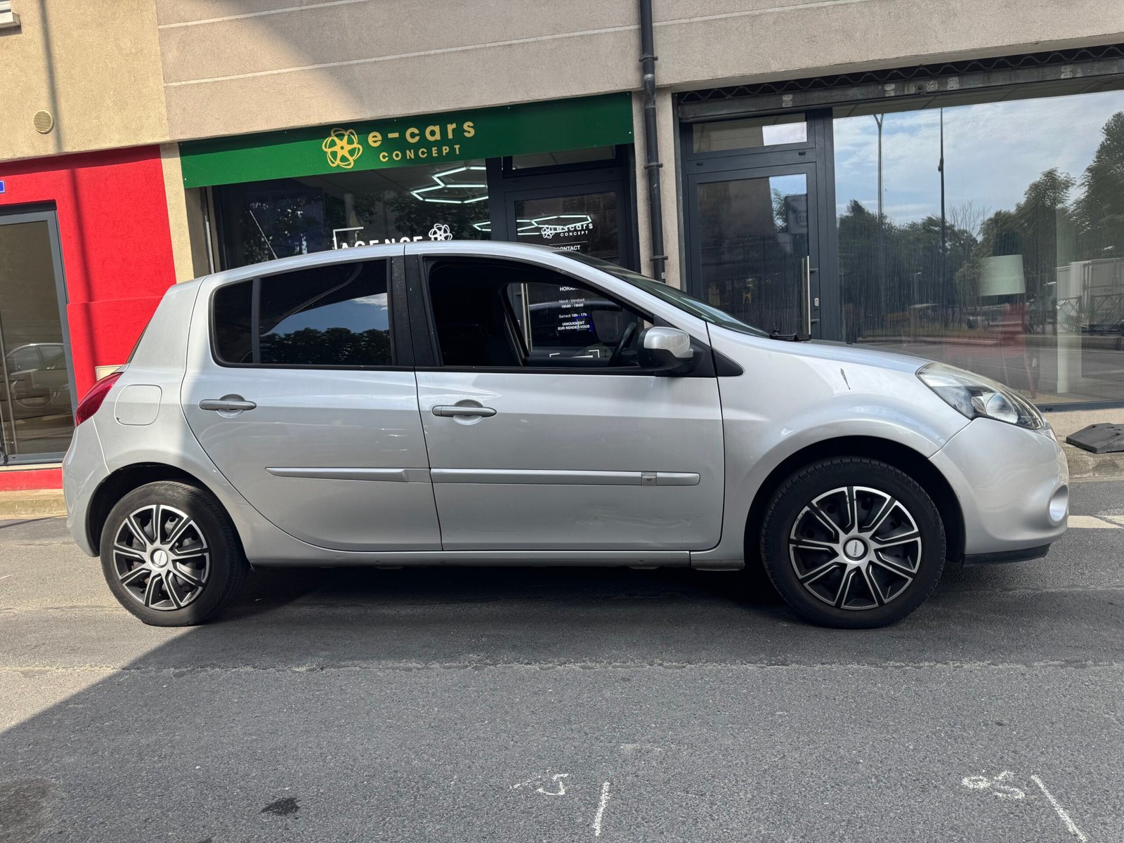 RENAULT Clio III (3) 5 Portes Phase 2 1.2 i eco2 75 cv