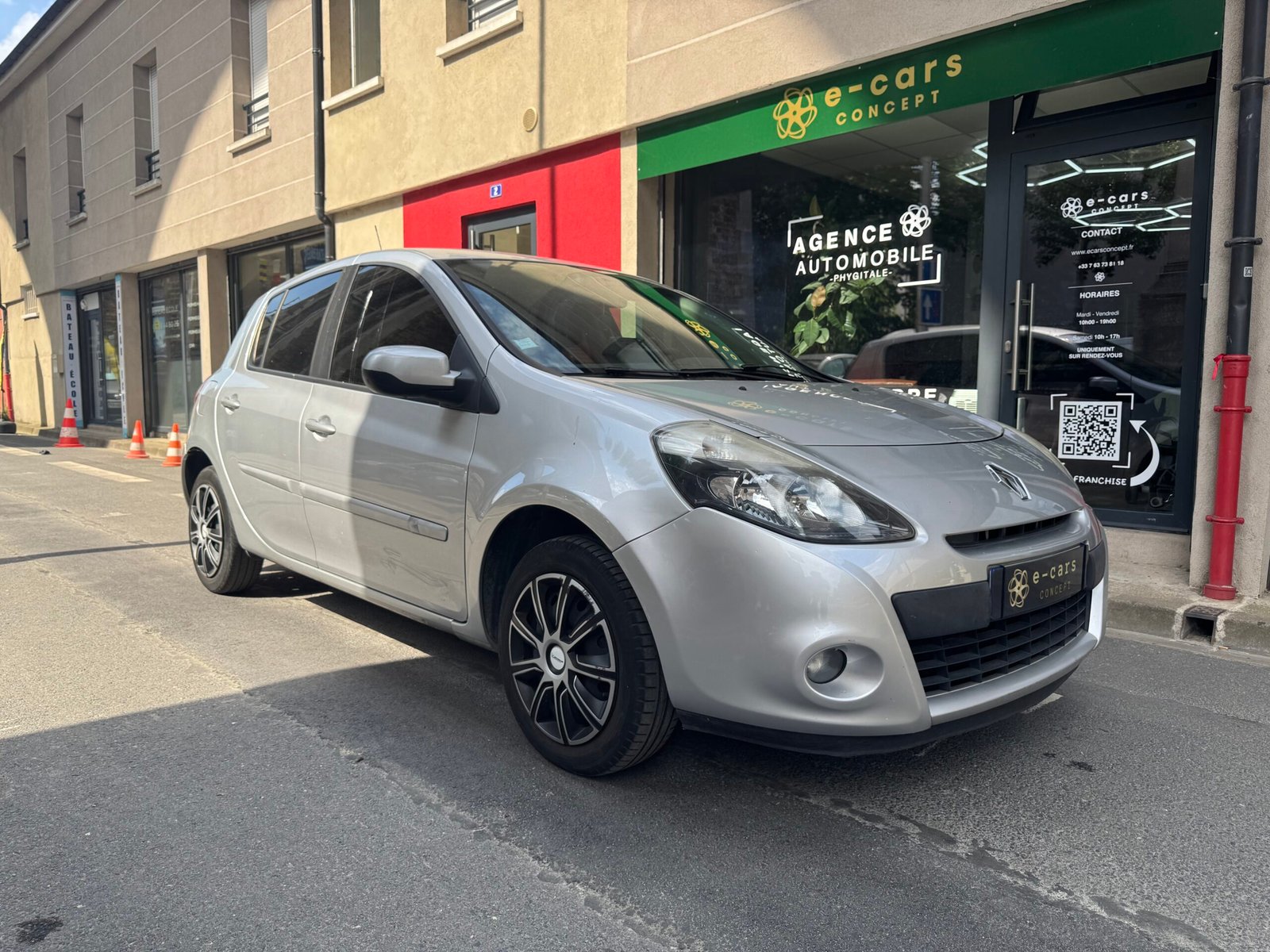 RENAULT Clio III (3) 5 Portes Phase 2 1.2 i eco2 75 cv