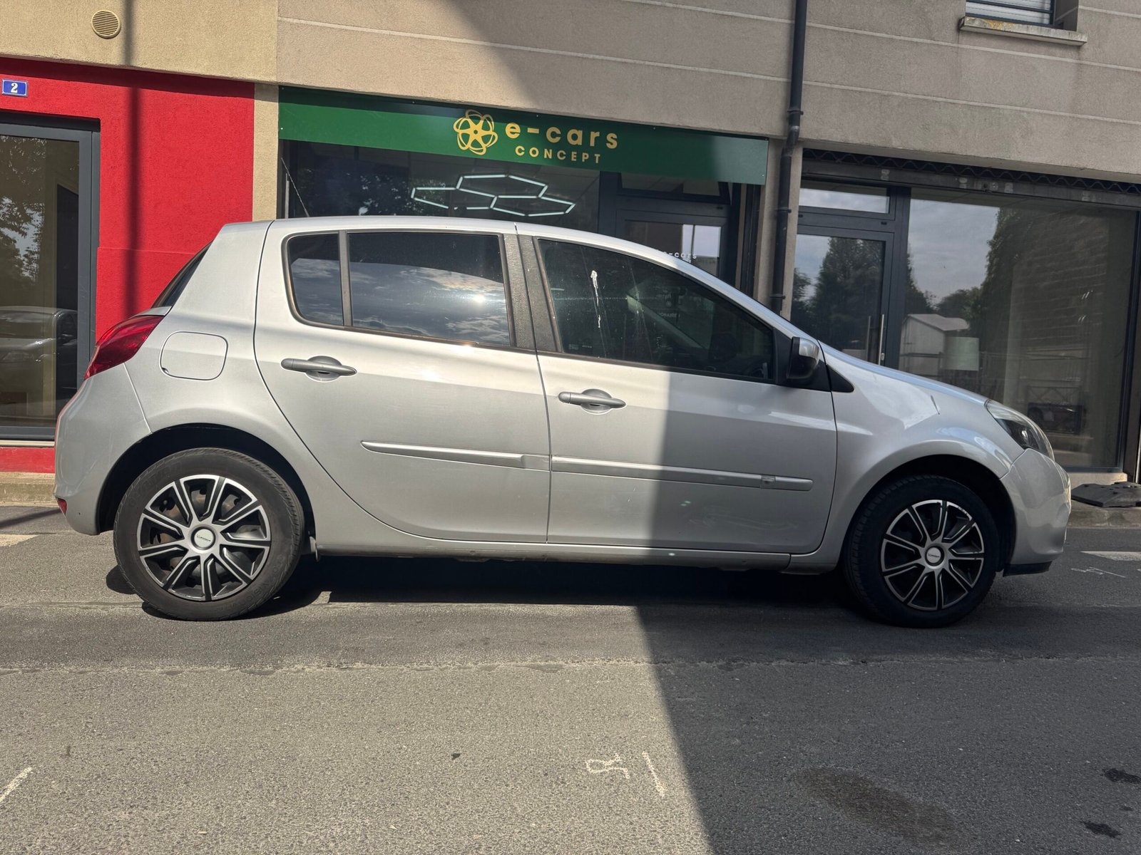 RENAULT Clio III (3) 5 Portes Phase 2 1.2 i eco2 75 cv
