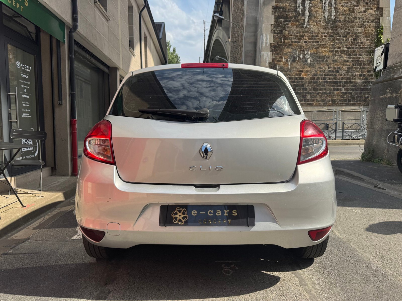 RENAULT Clio III (3) 5 Portes Phase 2 1.2 i eco2 75 cv