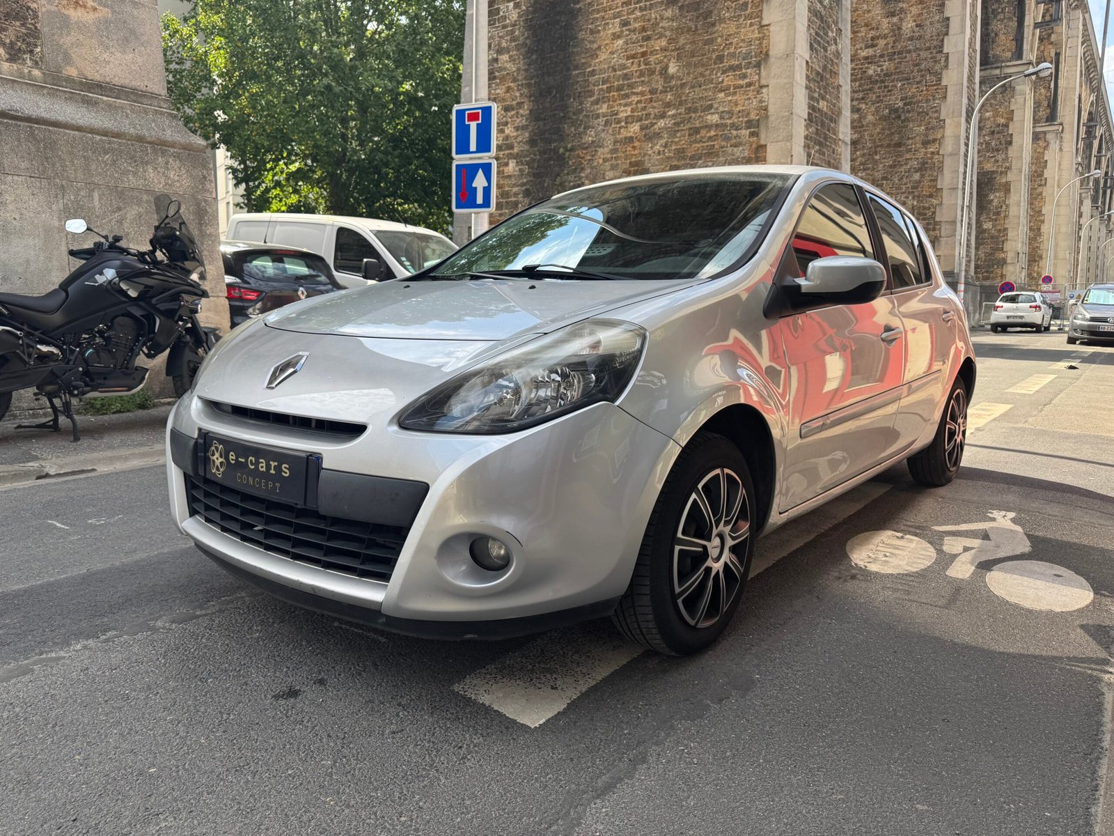 RENAULT Clio III (3) 5 Portes Phase 2 1.2 i eco2 75 cv