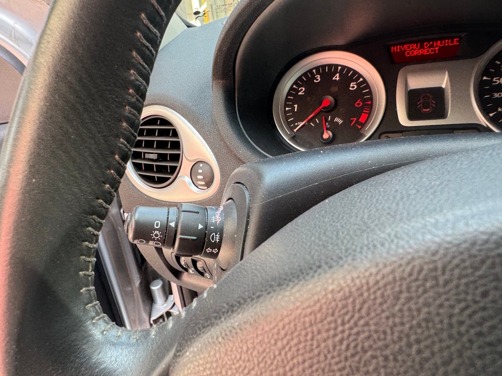 RENAULT Clio III (3) 5 Portes Phase 2 1.2 i eco2 75 cv