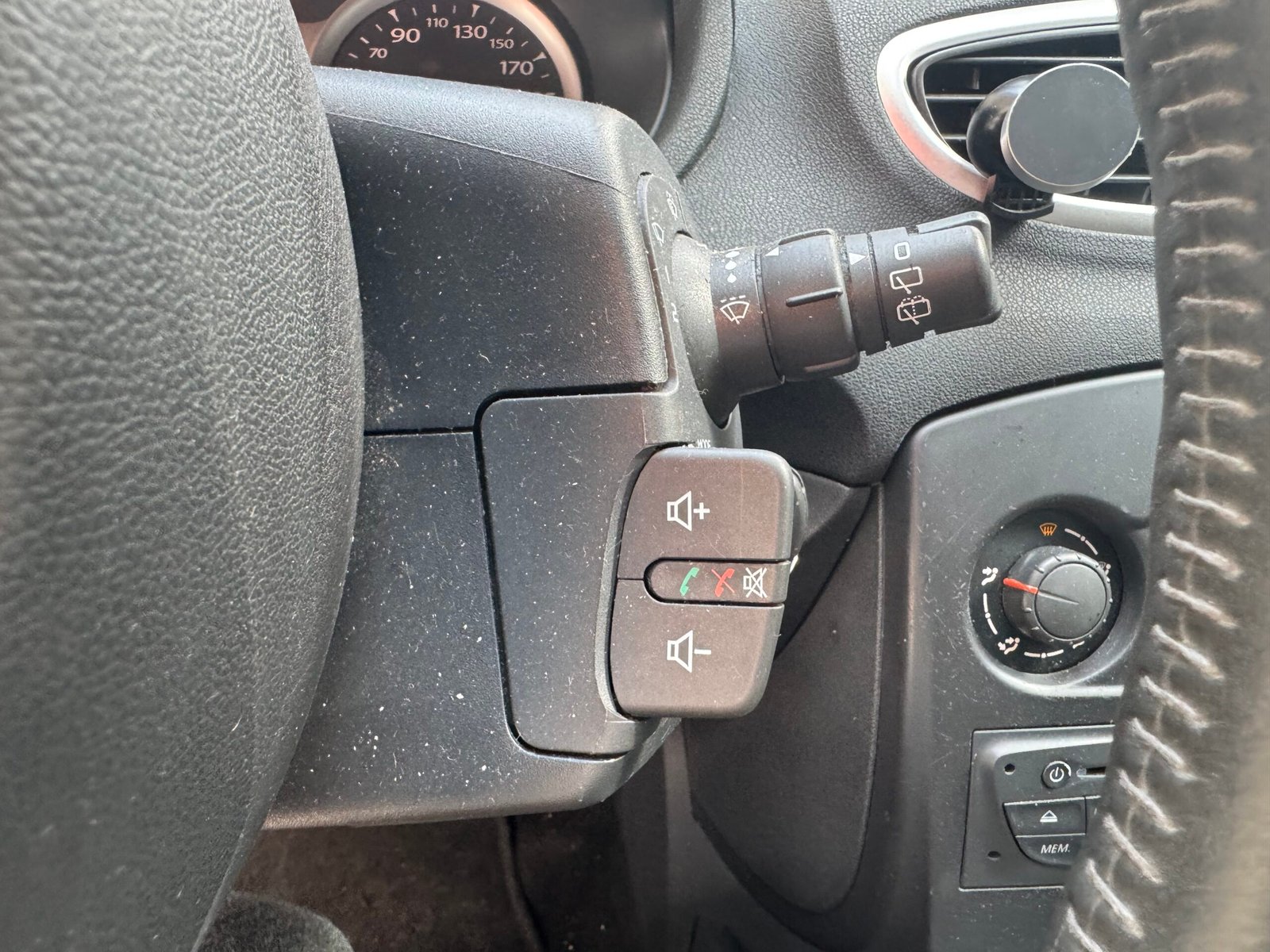 RENAULT Clio III (3) 5 Portes Phase 2 1.2 i eco2 75 cv