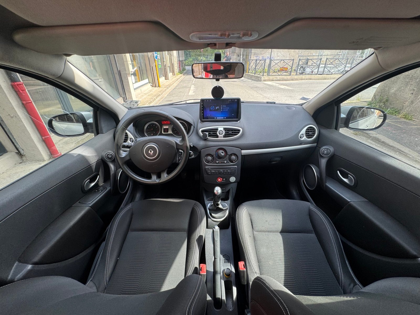 RENAULT Clio III (3) 5 Portes Phase 2 1.2 i eco2 75 cv