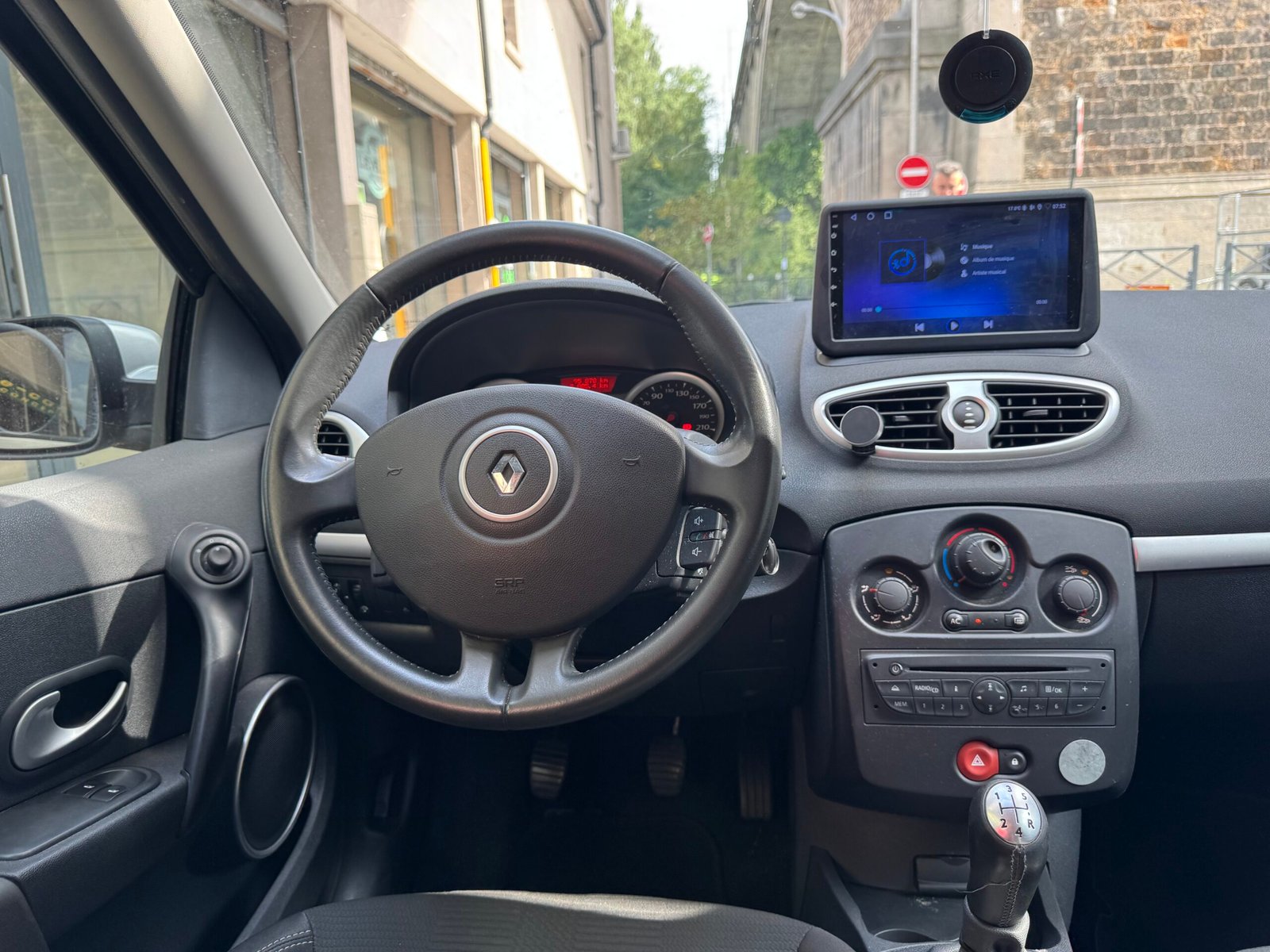 RENAULT Clio III (3) 5 Portes Phase 2 1.2 i eco2 75 cv