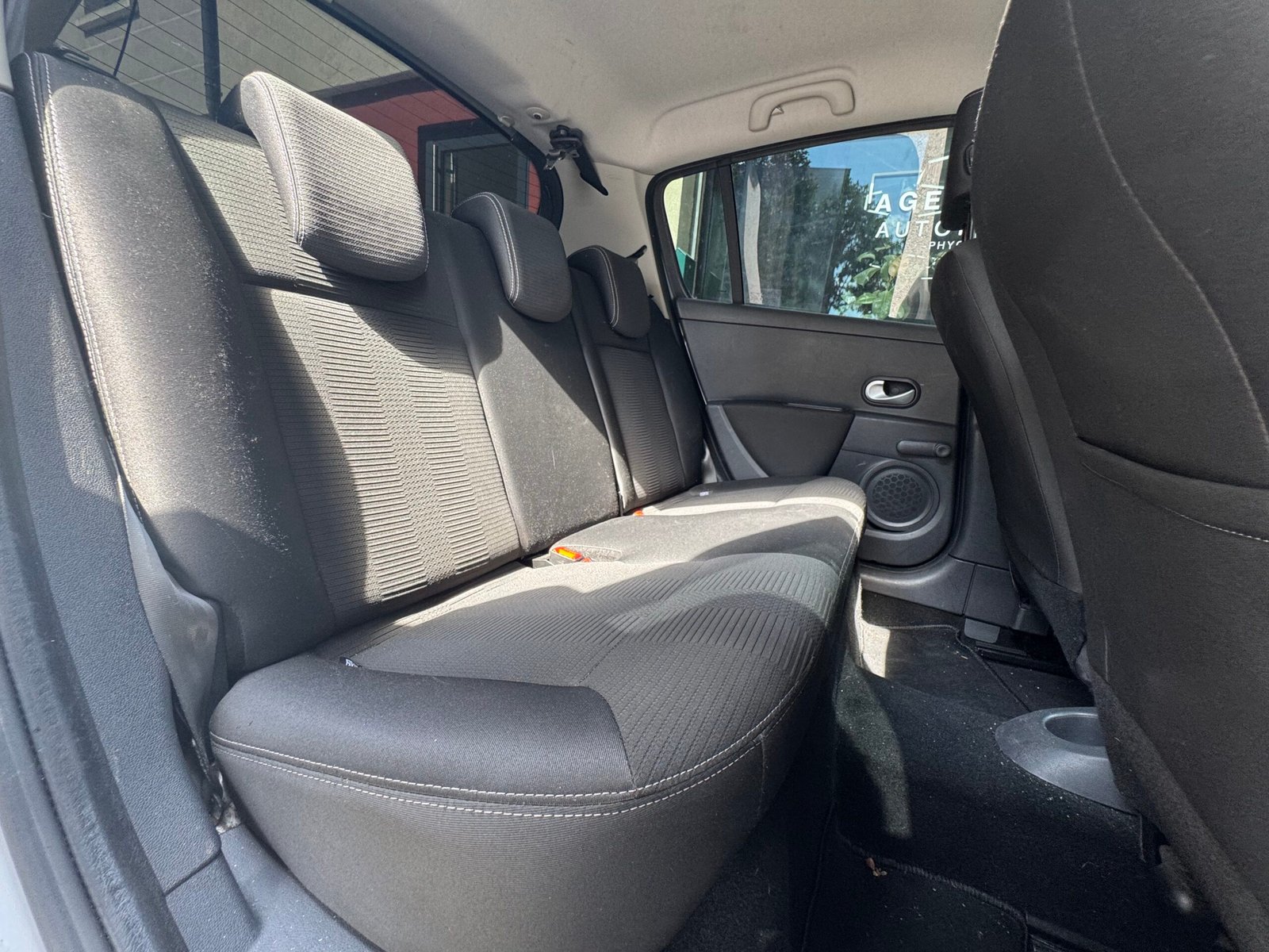 RENAULT Clio III (3) 5 Portes Phase 2 1.2 i eco2 75 cv