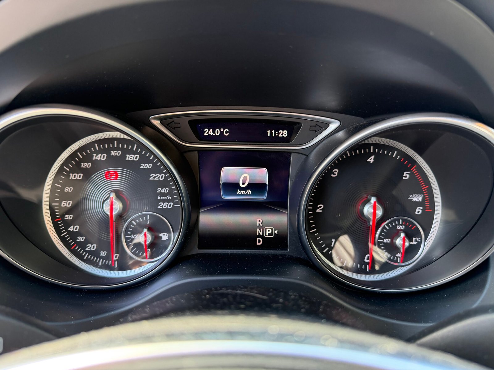 MERCEDES-BENZ Classe GLA Fascination 200 2.1 d 7G-DCT 136 cv Boîte auto