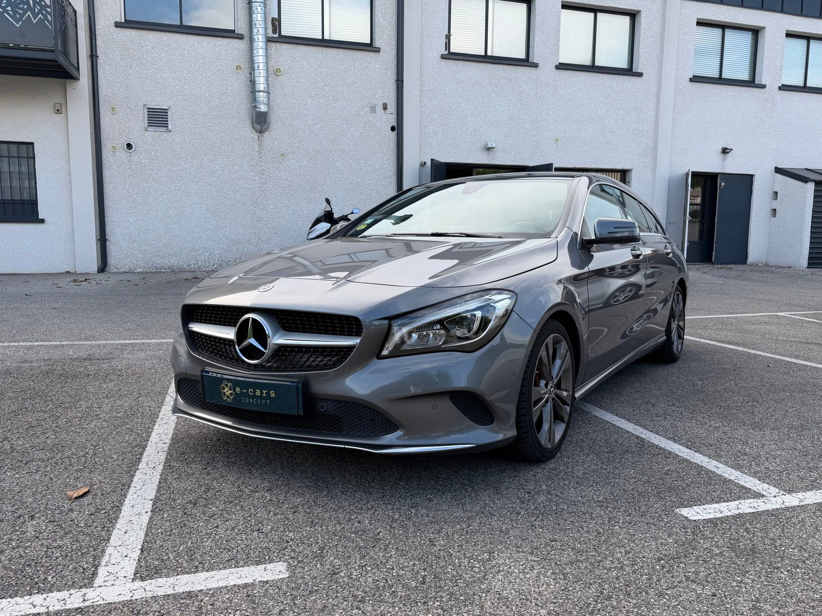 MERCEDES-BENZ Classe CLA FASCINATION Shooting Brake Phase 2 180 1.6 i 16V BlueEFFICIENCY S&S 122 cv