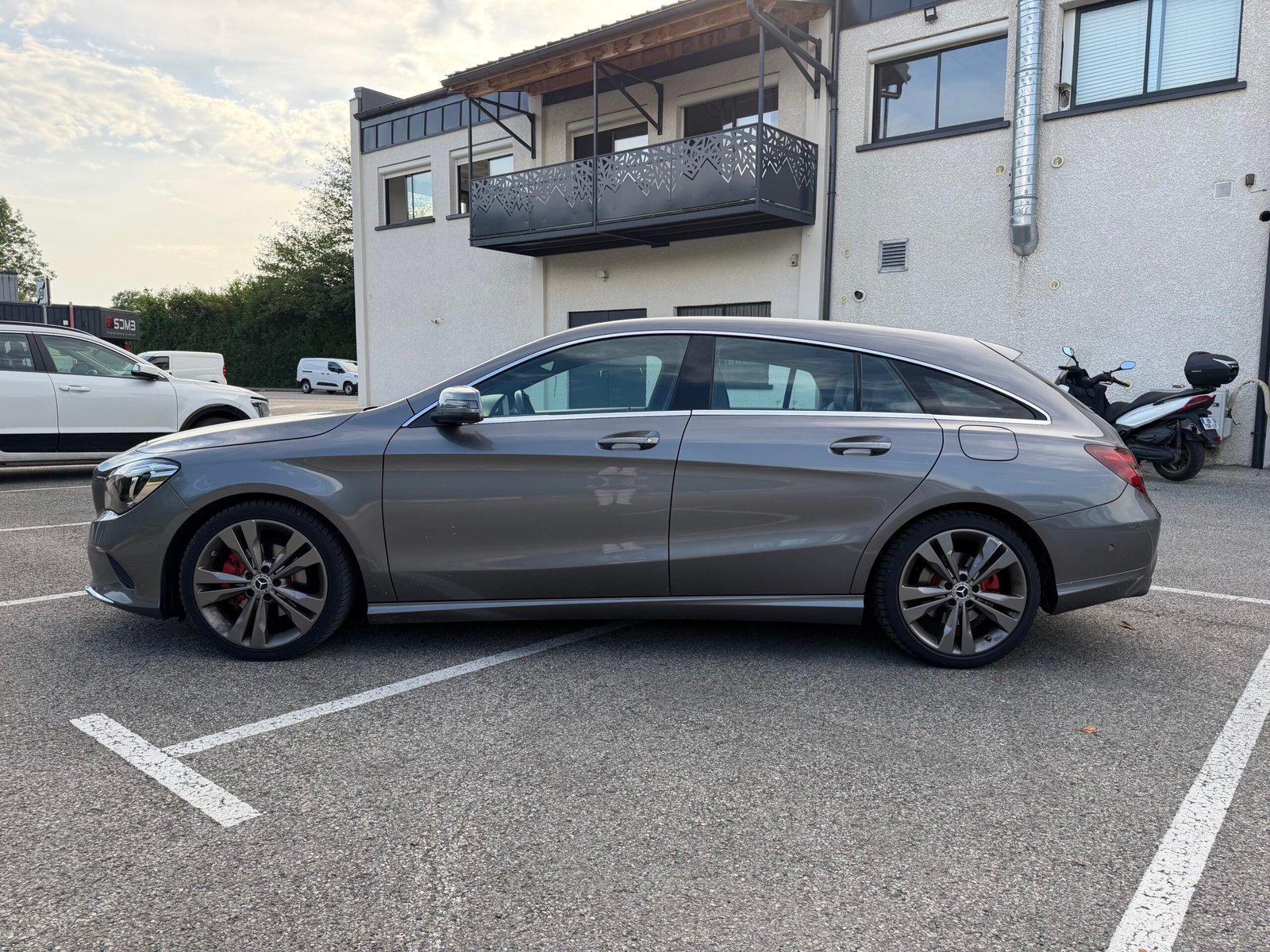 MERCEDES-BENZ Classe CLA FASCINATION Shooting Brake Phase 2 180 1.6 i 16V BlueEFFICIENCY S&S 122 cv