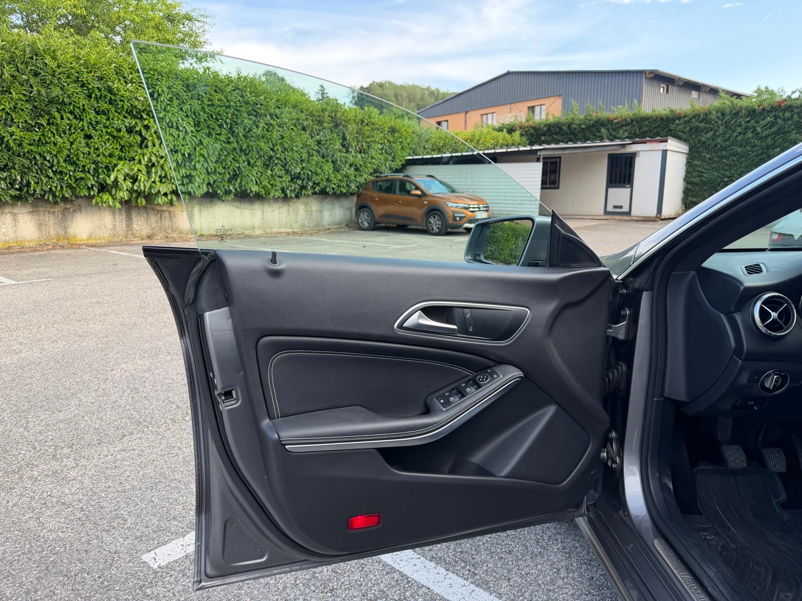 MERCEDES-BENZ Classe CLA FASCINATION Shooting Brake Phase 2 180 1.6 i 16V BlueEFFICIENCY S&S 122 cv
