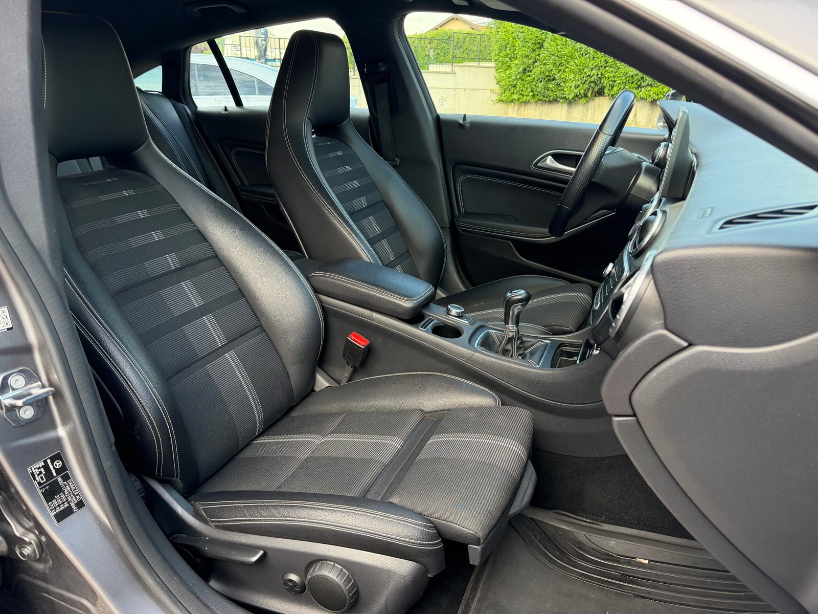 MERCEDES-BENZ Classe CLA FASCINATION Shooting Brake Phase 2 180 1.6 i 16V BlueEFFICIENCY S&S 122 cv