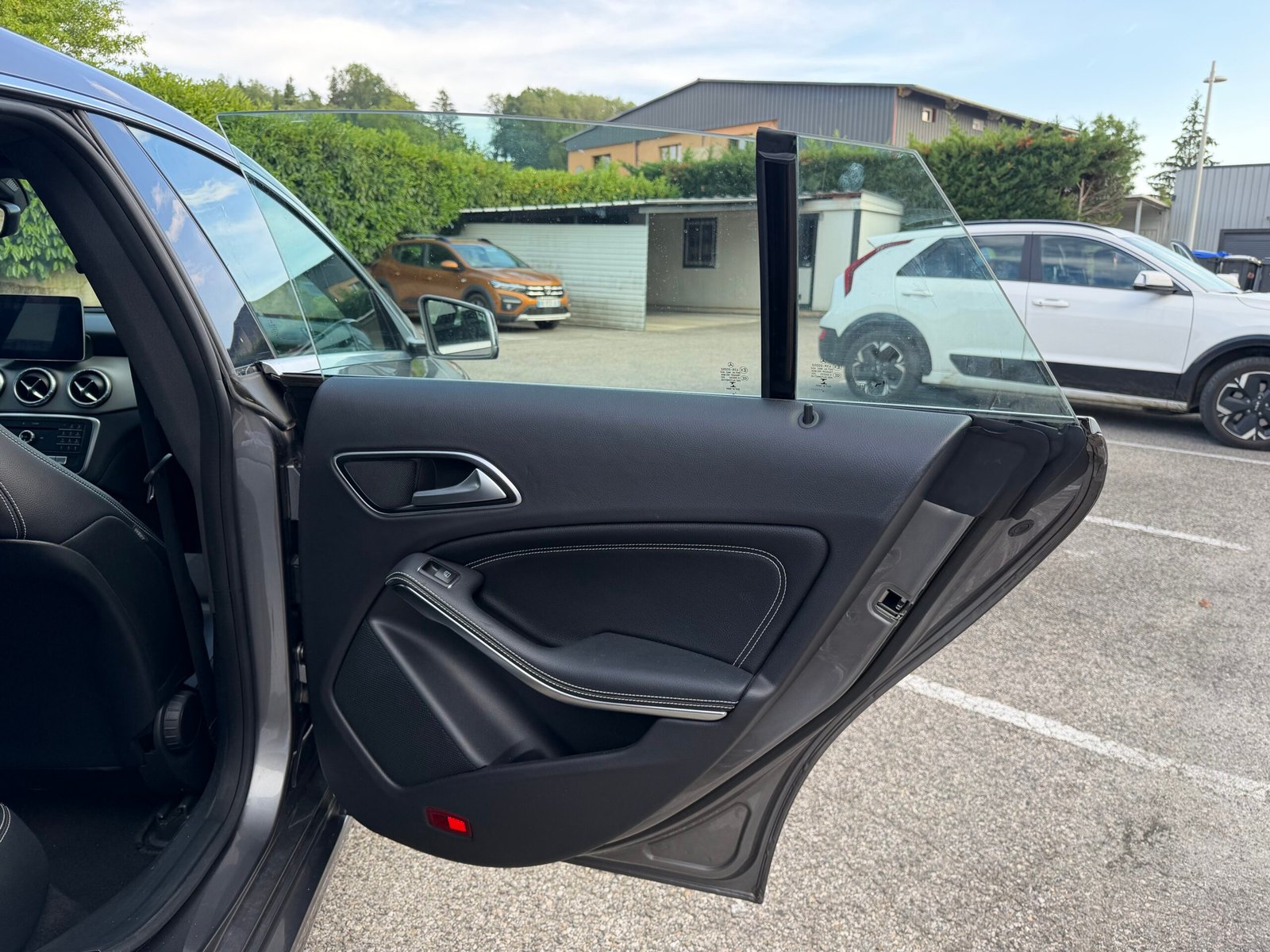 MERCEDES-BENZ Classe CLA FASCINATION Shooting Brake Phase 2 180 1.6 i 16V BlueEFFICIENCY S&S 122 cv