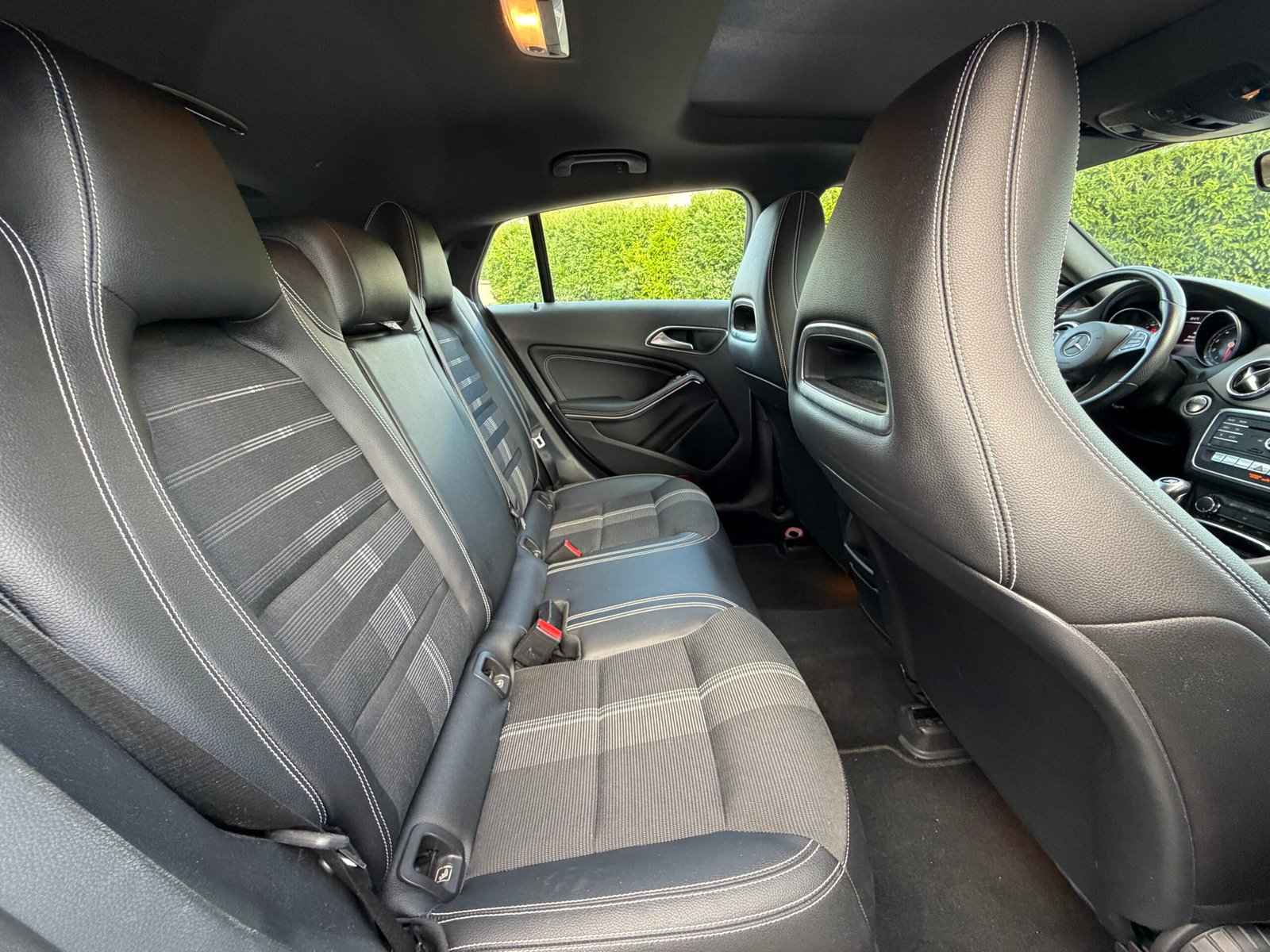 MERCEDES-BENZ Classe CLA FASCINATION Shooting Brake Phase 2 180 1.6 i 16V BlueEFFICIENCY S&S 122 cv