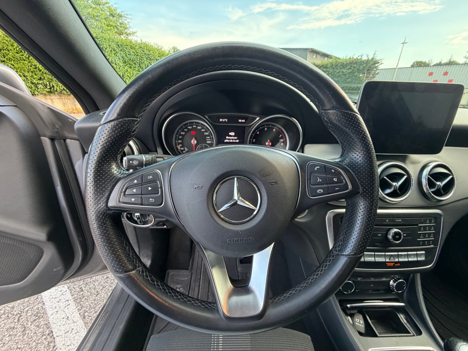 MERCEDES-BENZ Classe CLA FASCINATION Shooting Brake Phase 2 180 1.6 i 16V BlueEFFICIENCY S&S 122 cv