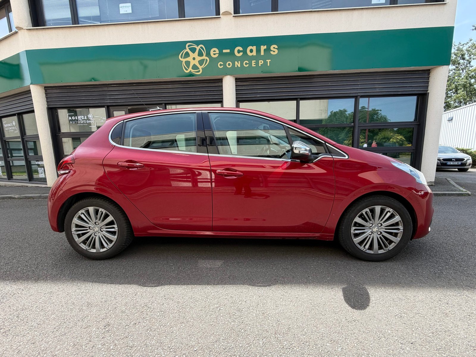 Peugeot 208 110ch « Allure Business »