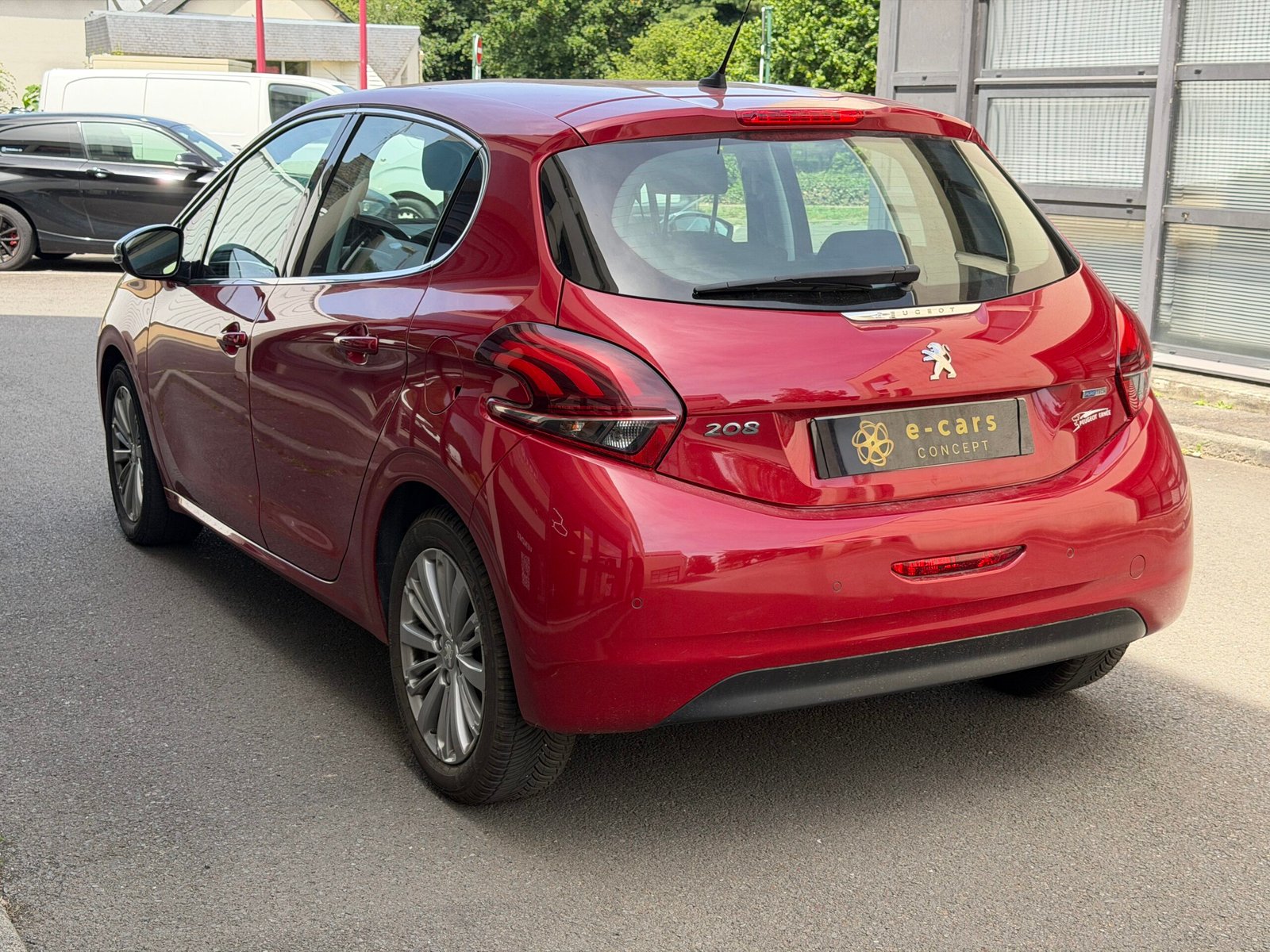 Peugeot 208 110ch « Allure Business »